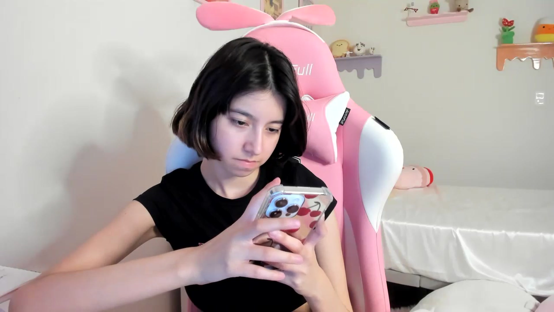 Gallery image thumbnail from Cherrycute666's myfreecams stream on, 07/12/2023, 08:44 image 12 of 20