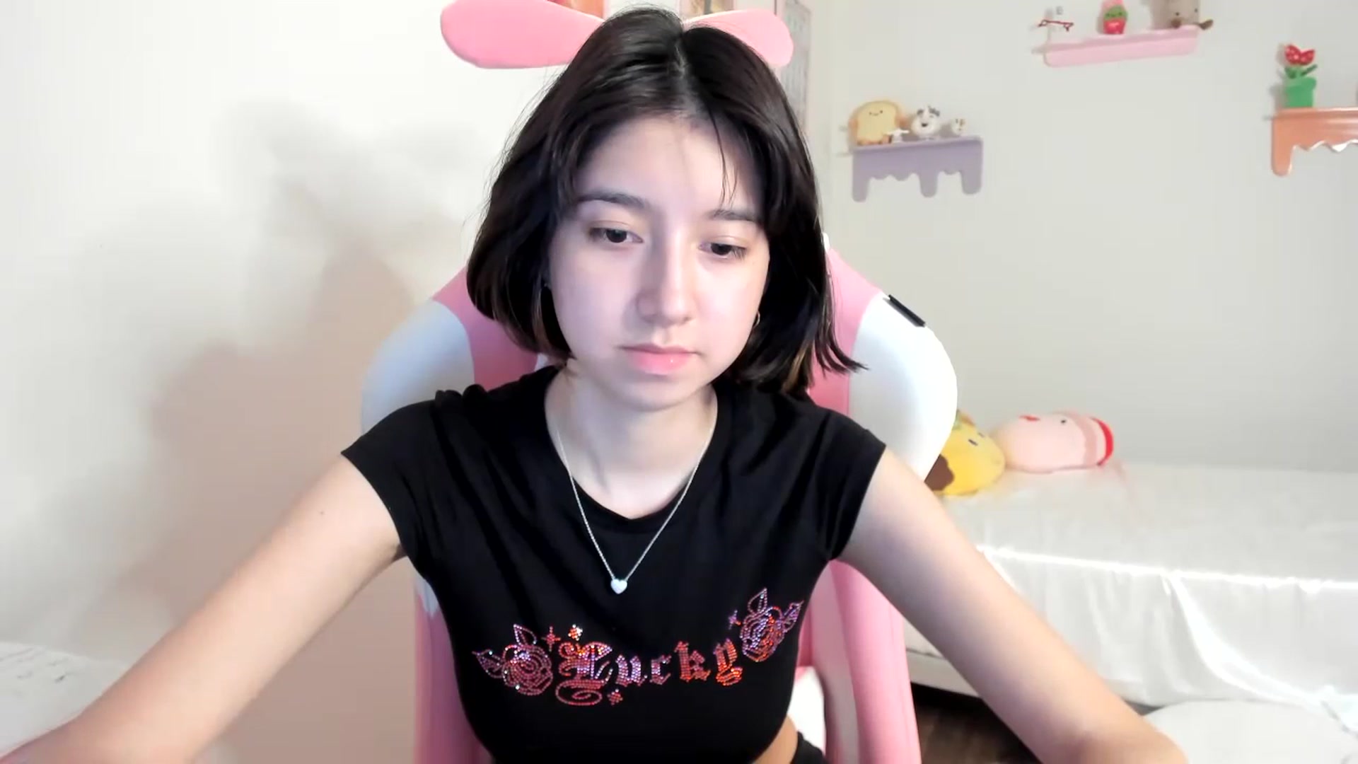 Gallery image thumbnail from Cherrycute666's myfreecams stream on, 07/12/2023, 08:44 image 1 of 20