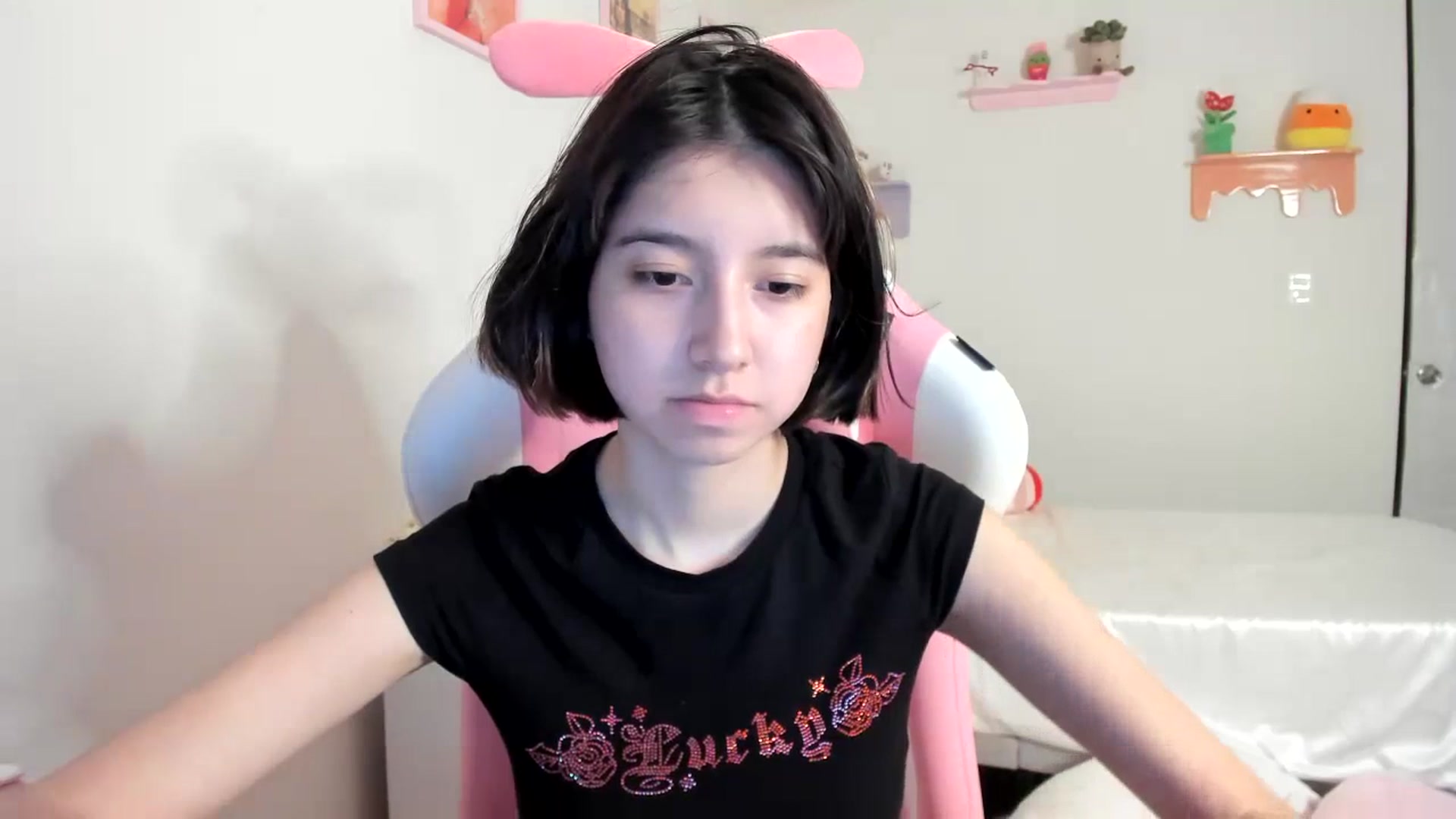 Gallery image thumbnail from Cherrycute666's myfreecams stream on, 07/12/2023, 08:44 image 7 of 20