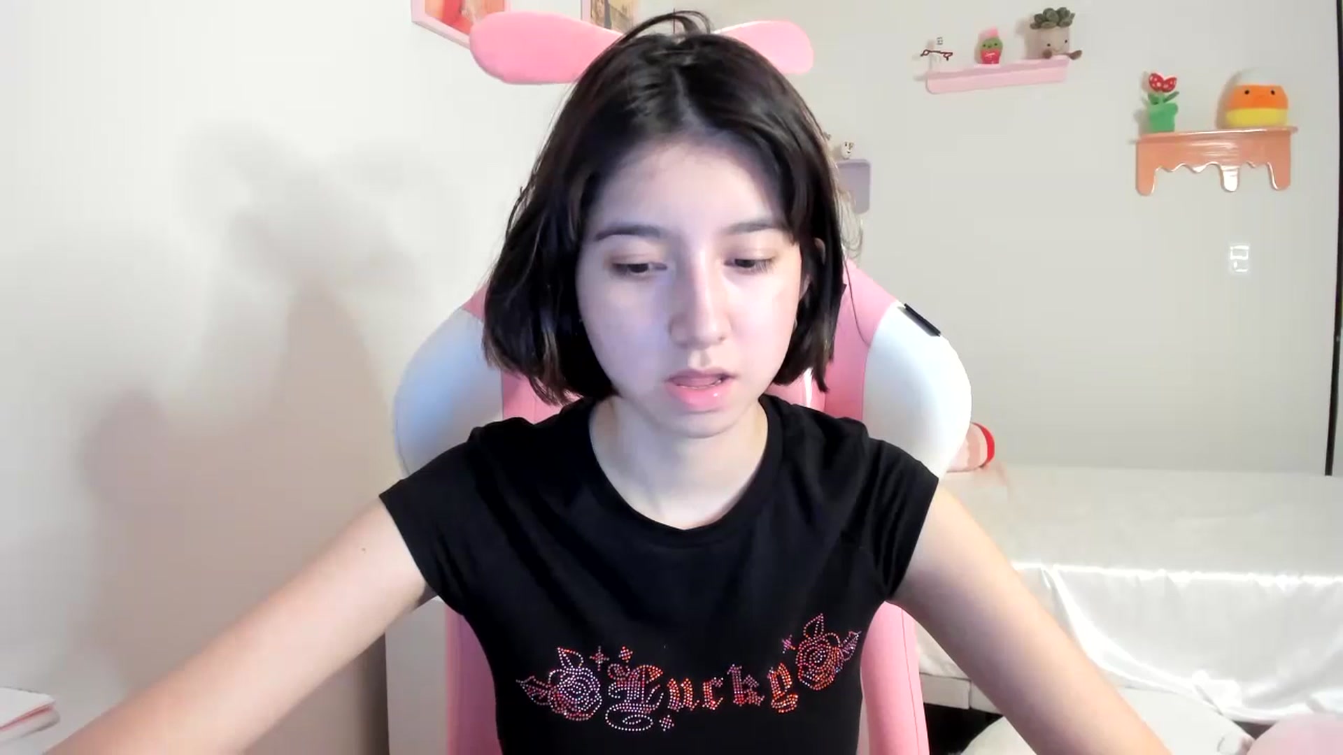 Gallery image thumbnail from Cherrycute666's myfreecams stream on, 07/12/2023, 08:44 image 8 of 20