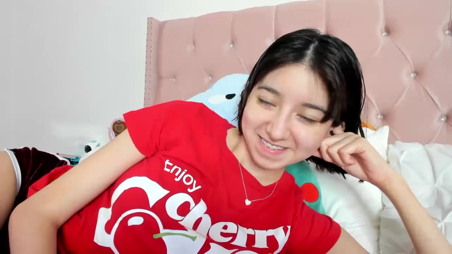 Gallery image thumbnail from Cherrycute666's myfreecams stream on, 07/12/2023, 10:07 image 7 of 20