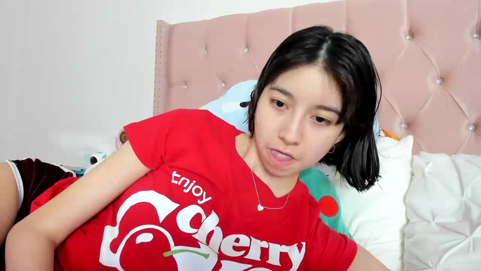 Gallery image thumbnail from Cherrycute666's myfreecams stream on, 07/12/2023, 10:07 image 5 of 20