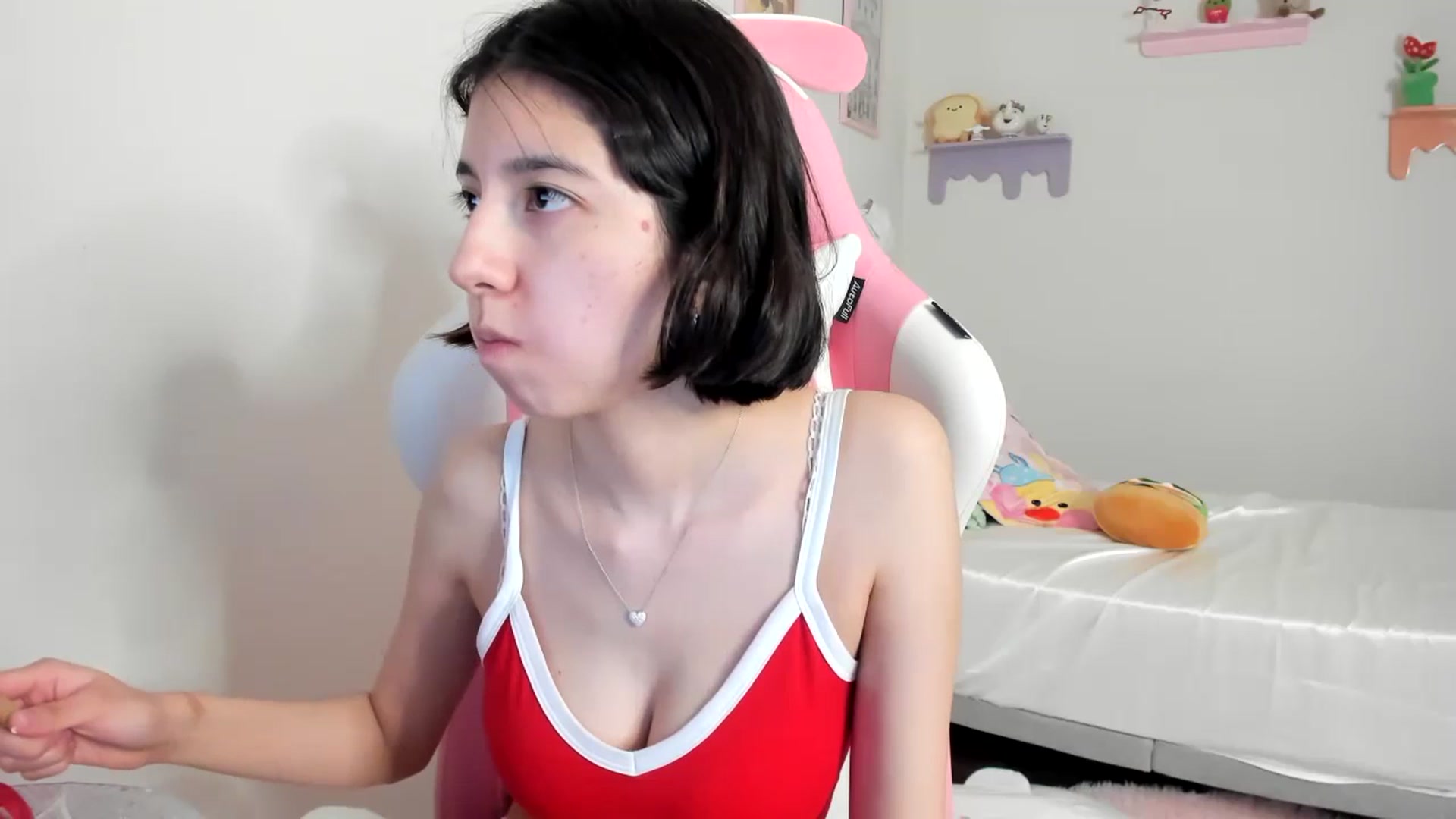Gallery image thumbnail from Cherrycute666's myfreecams stream on, 07/13/2023, 24:04 image 9 of 20