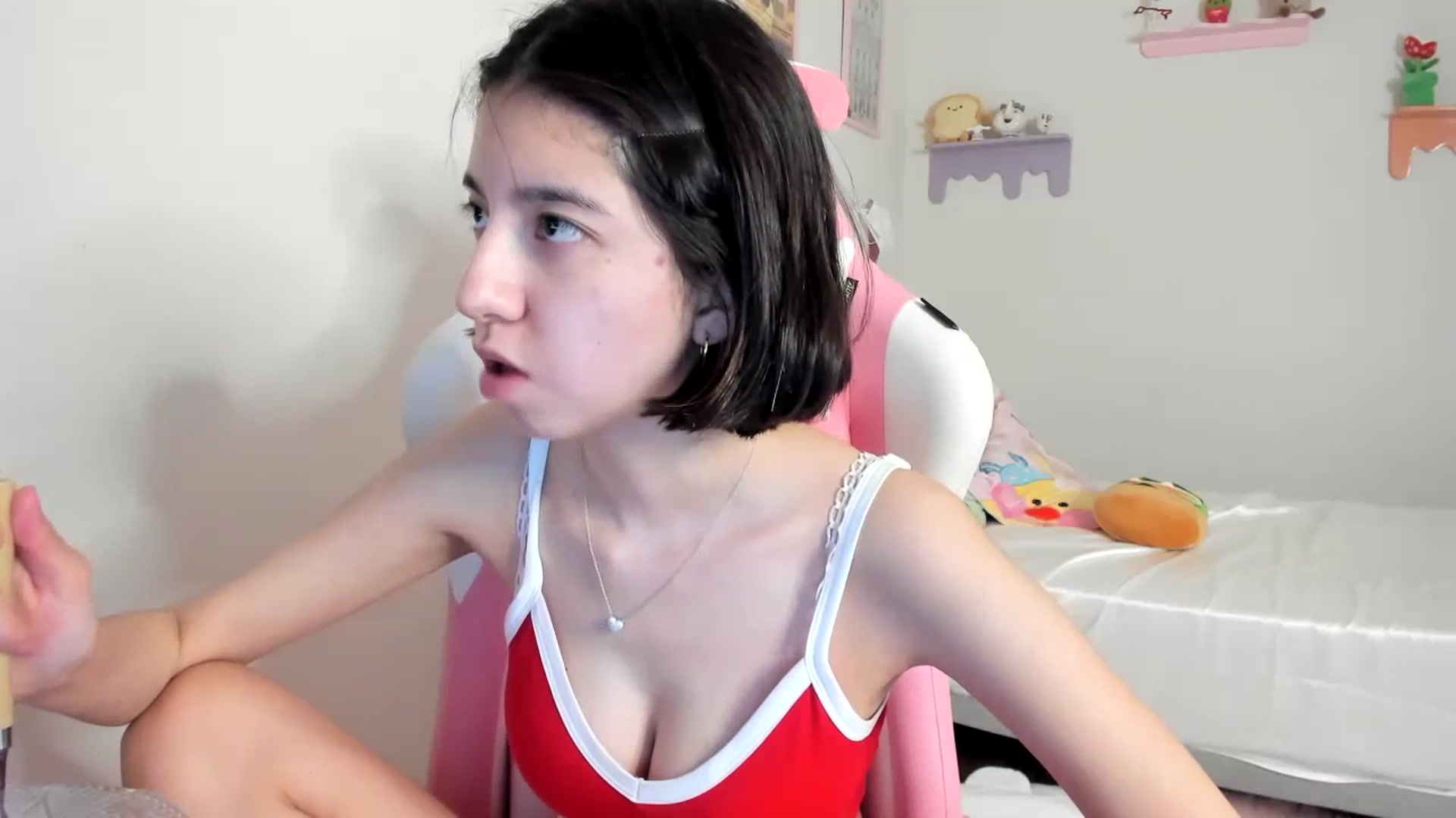 Gallery image thumbnail from Cherrycute666's myfreecams stream on, 07/13/2023, 24:04 image 13 of 20