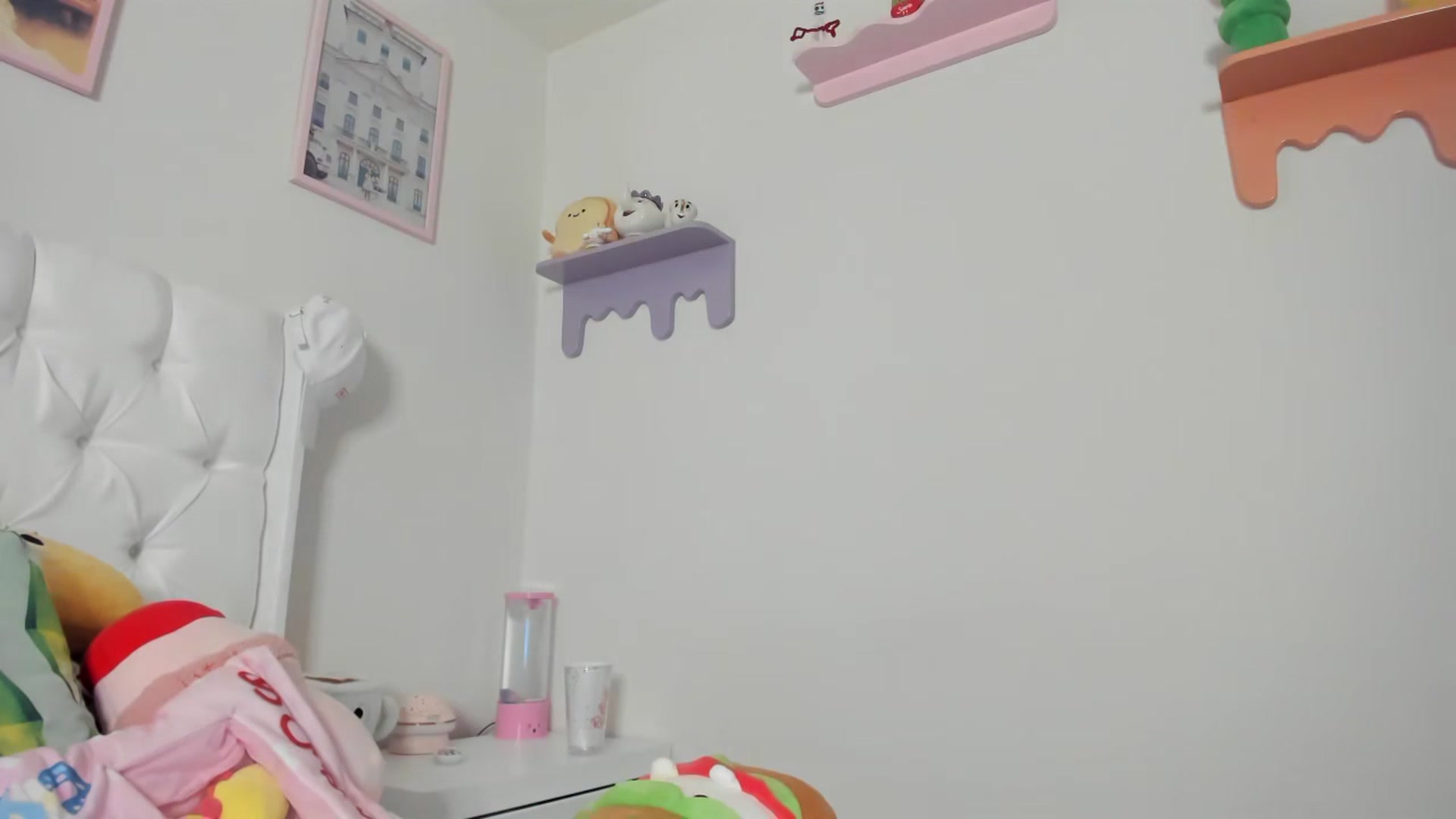 Gallery image thumbnail from Cherrycute666's myfreecams stream on, 07/13/2023, 01:39 image 15 of 20