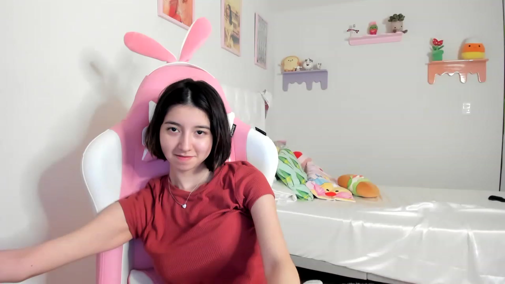 Gallery image thumbnail from Cherrycute666's myfreecams stream on, 07/14/2023, 24:05 image 16 of 20