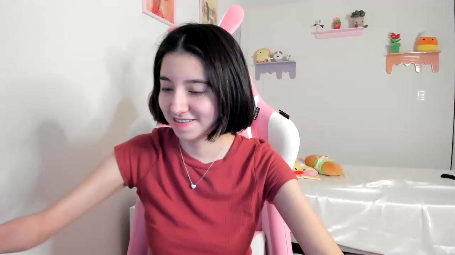 Gallery image thumbnail from Cherrycute666's myfreecams stream on, 07/14/2023, 24:59 image 2 of 20