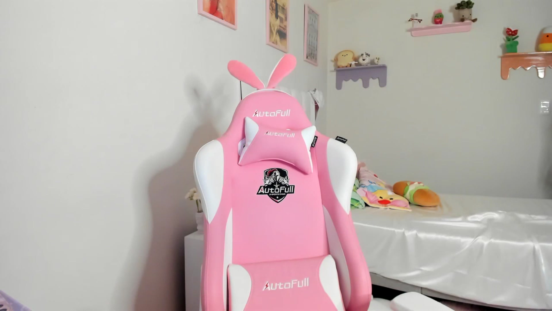 Gallery image thumbnail from Cherrycute666's myfreecams stream on, 07/14/2023, 02:22 image 11 of 20