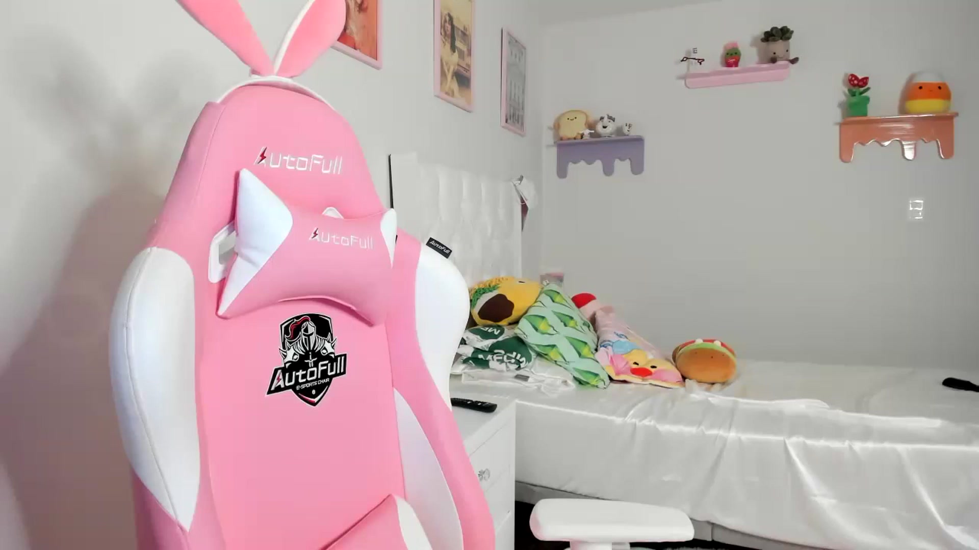 Gallery image thumbnail from Cherrycute666's myfreecams stream on, 07/14/2023, 05:10 image 18 of 20