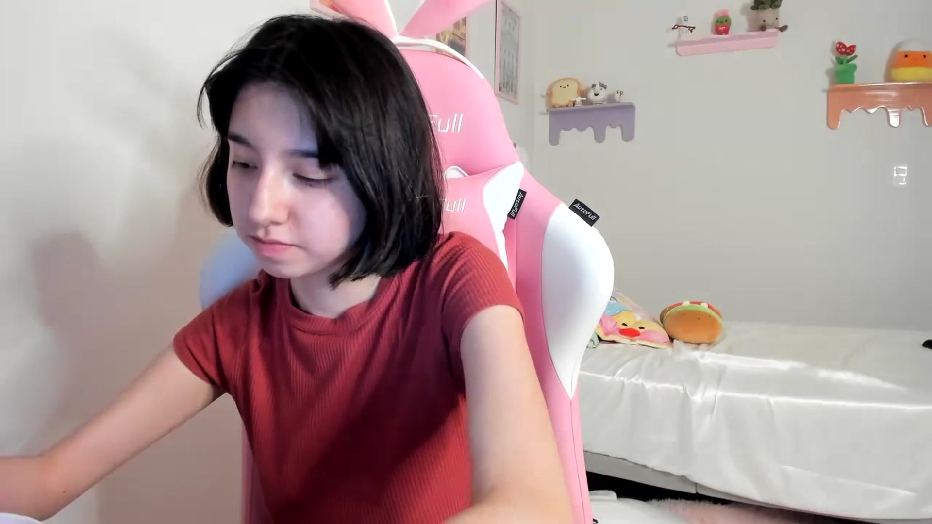 Gallery image thumbnail from Cherrycute666's myfreecams stream on, 07/14/2023, 08:07 image 15 of 20