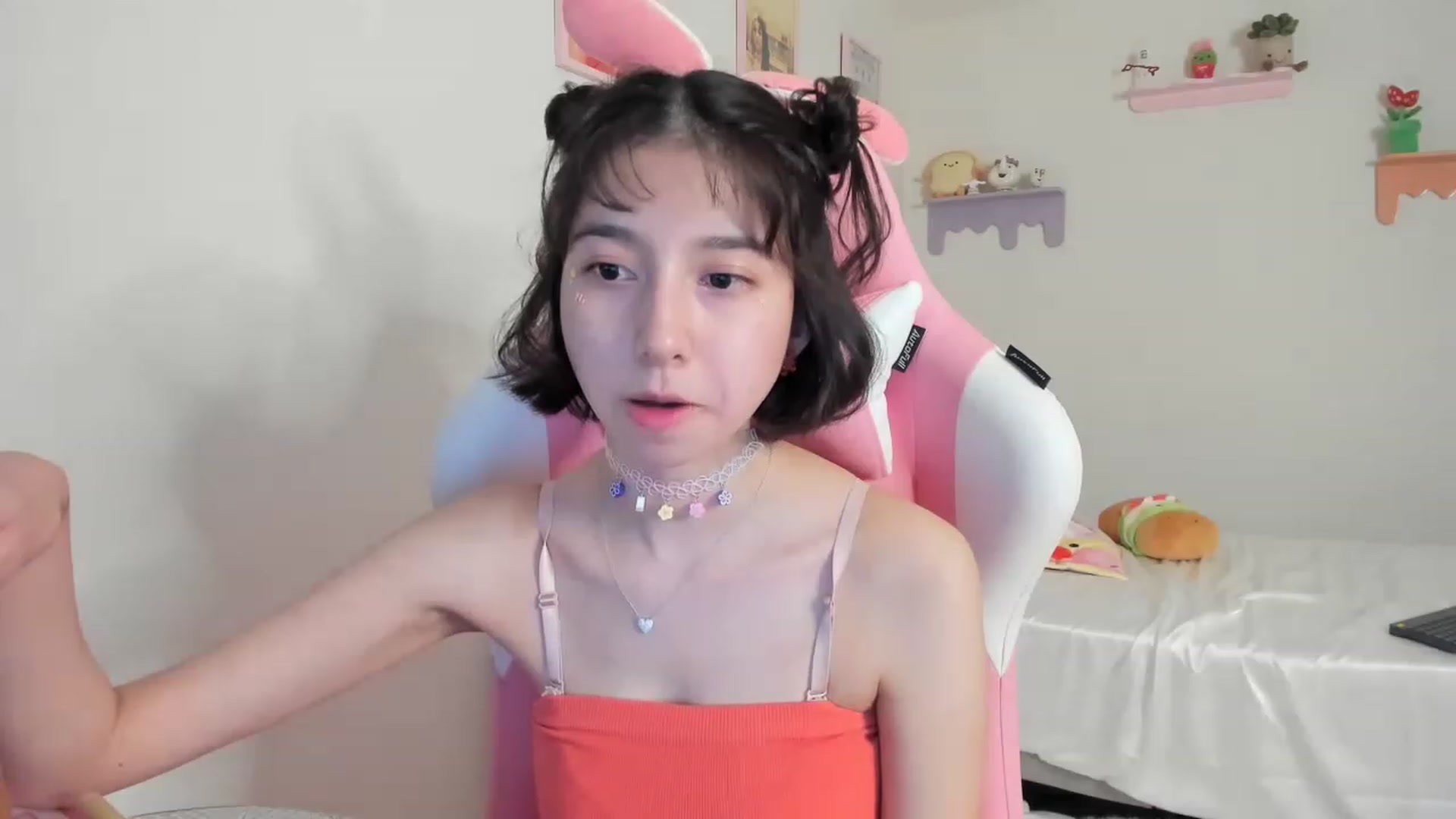 Gallery image thumbnail from Cherrycute666's myfreecams stream on, 07/15/2023, 01:09 image 10 of 20