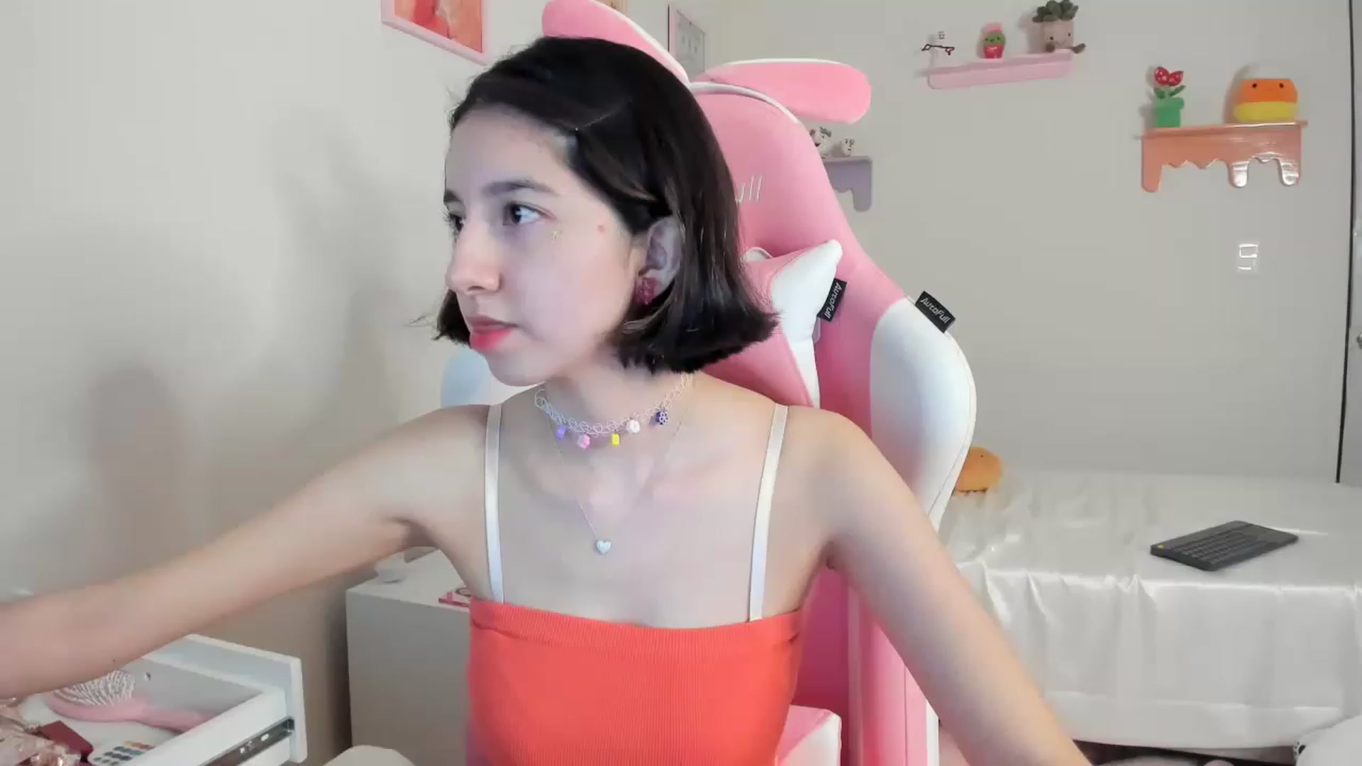 Gallery image thumbnail from Cherrycute666's myfreecams stream on, 07/15/2023, 06:40 image 9 of 20