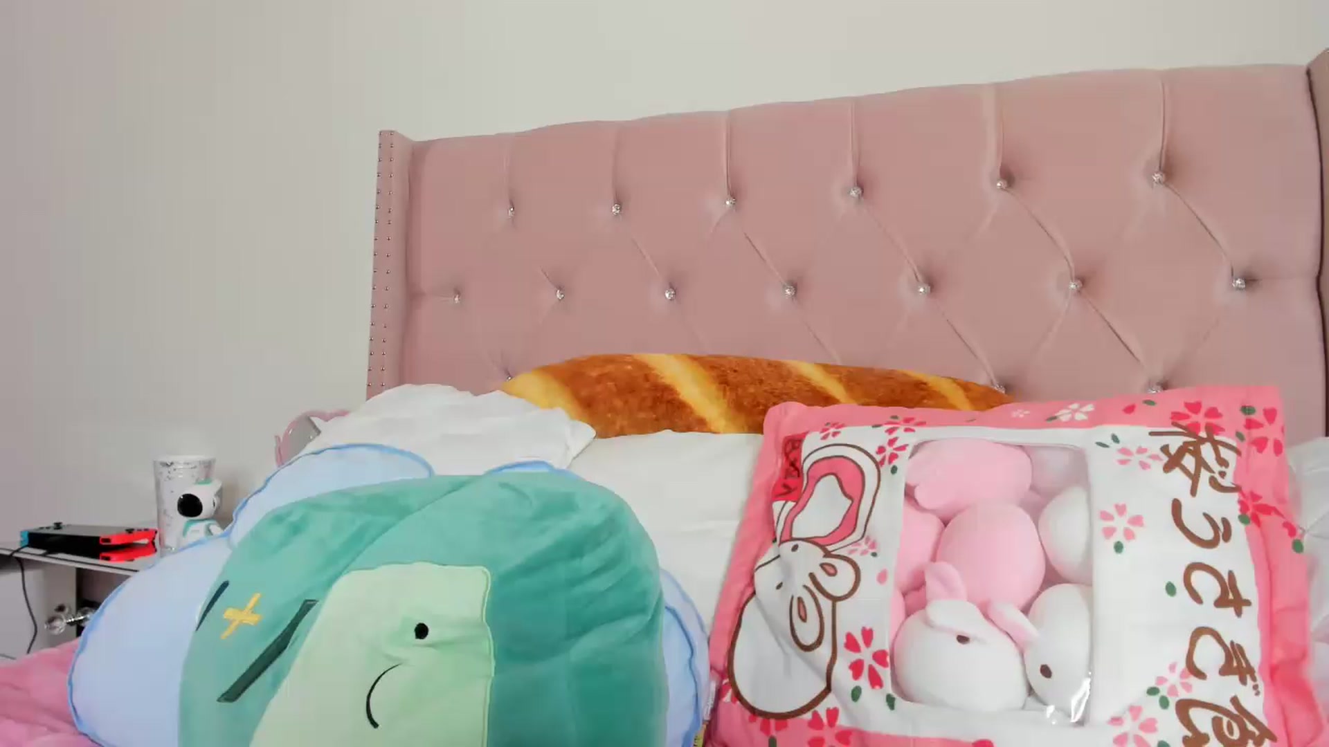 Gallery image thumbnail from Cherrycute666's myfreecams stream on, 07/15/2023, 10:32 image 1 of 20