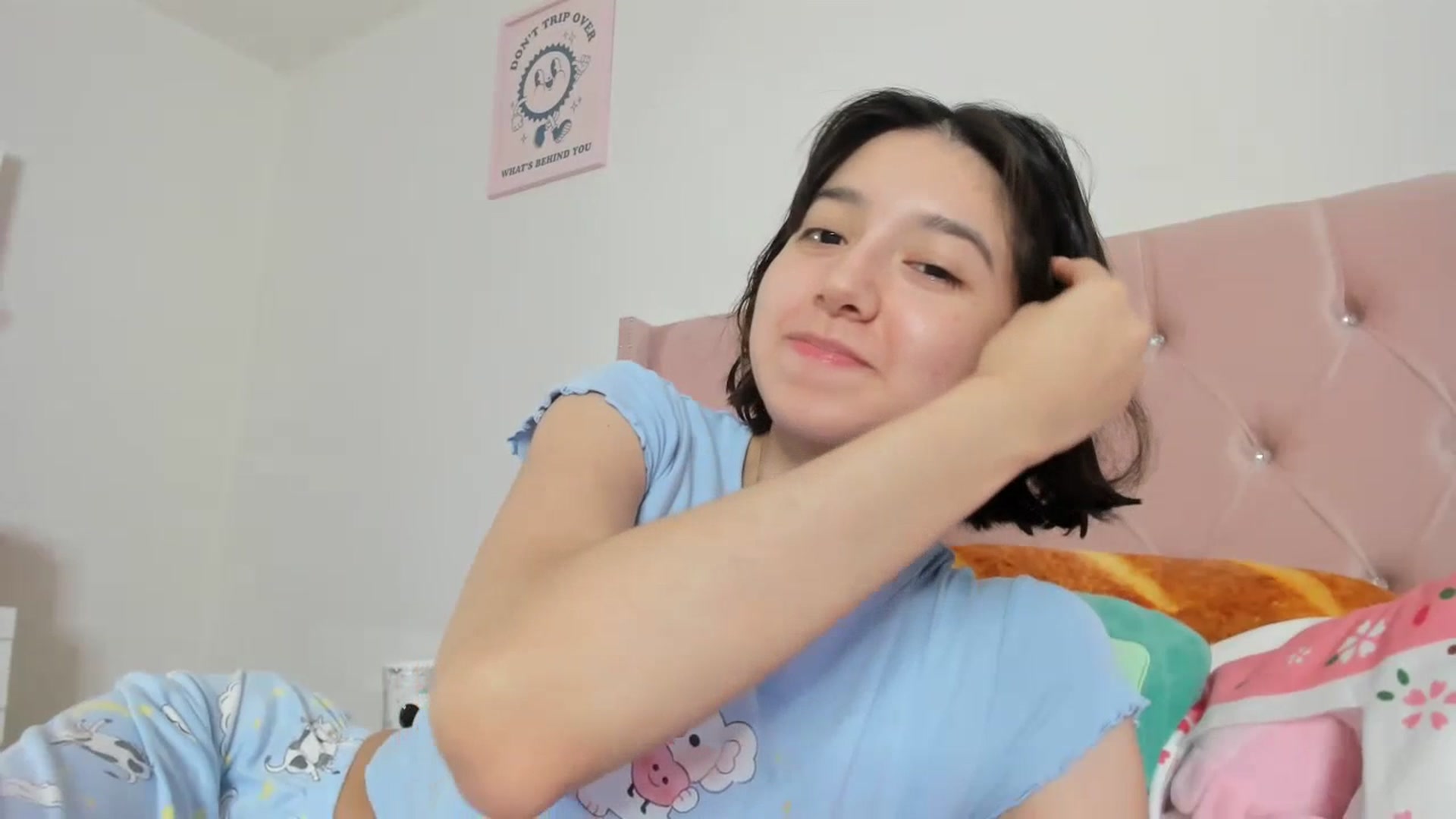 Gallery image thumbnail from Cherrycute666's myfreecams stream on, 07/15/2023, 10:32 image 17 of 20