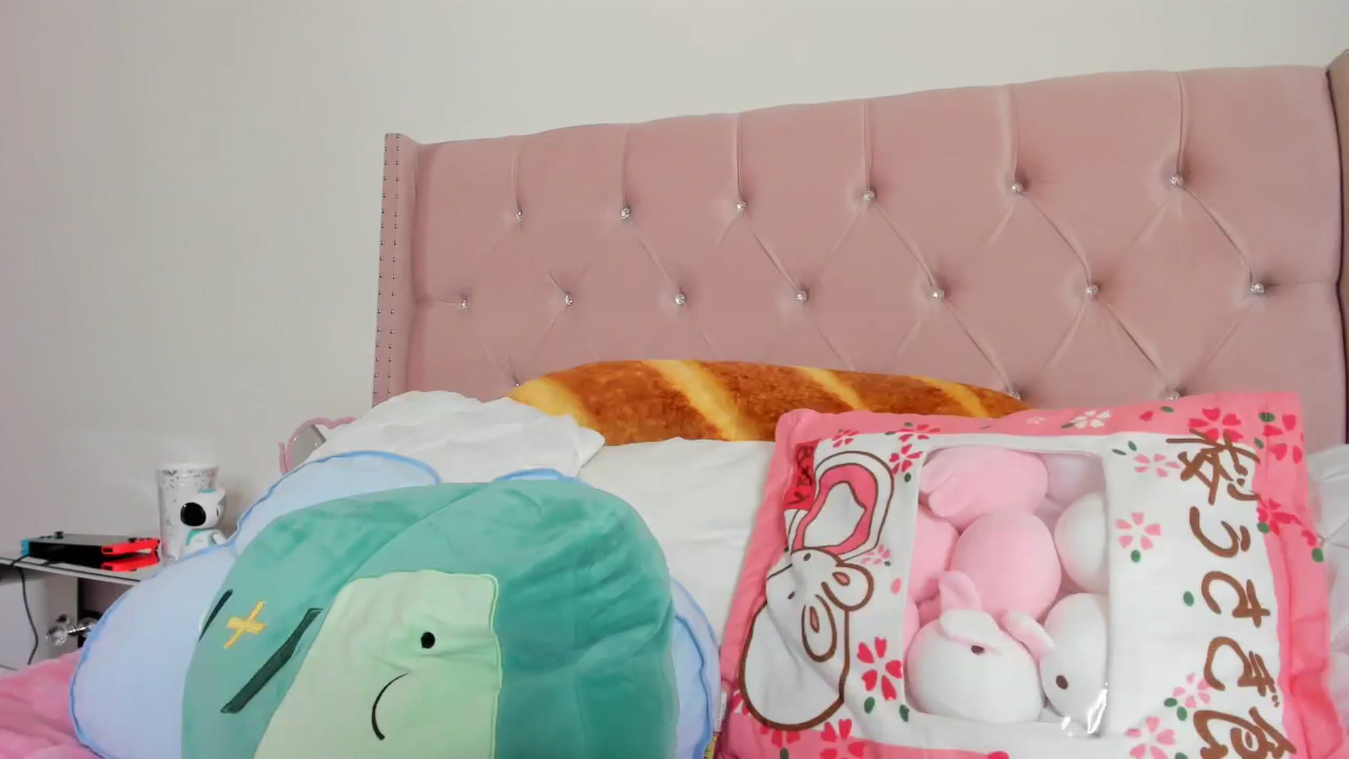 Gallery image thumbnail from Cherrycute666's myfreecams stream on, 07/15/2023, 10:32 image 3 of 20