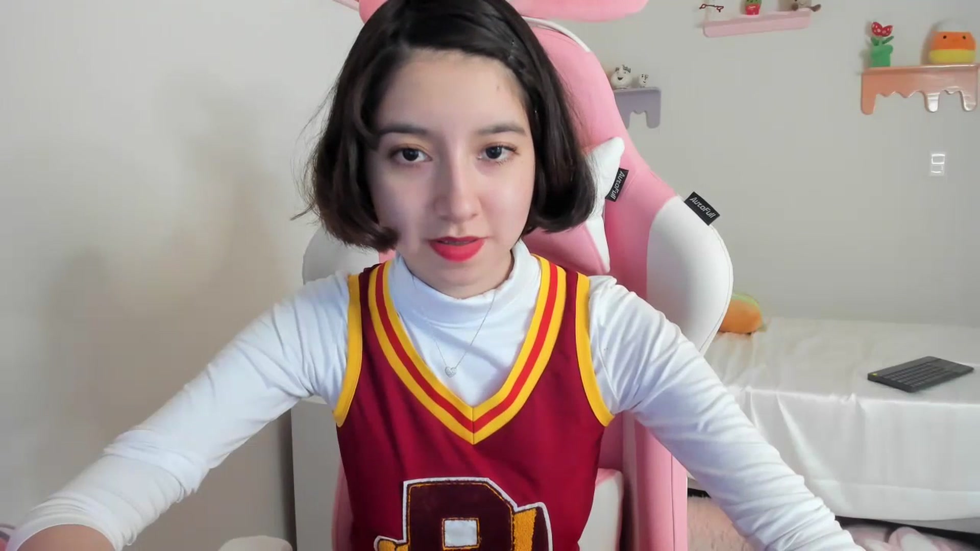 Gallery image thumbnail from Cherrycute666's myfreecams stream on, 07/15/2023, 22:21 image 14 of 20
