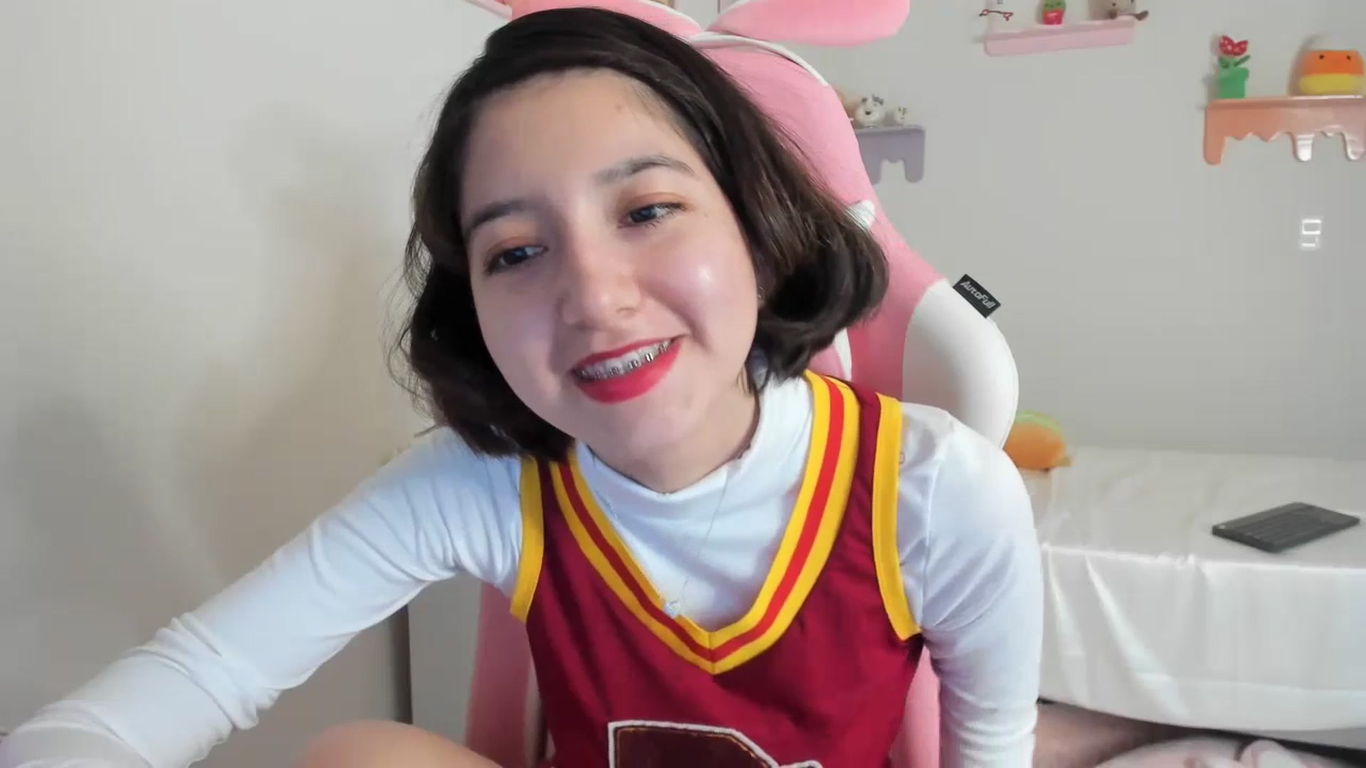 Gallery image thumbnail from Cherrycute666's myfreecams stream on, 07/15/2023, 22:21 image 16 of 20
