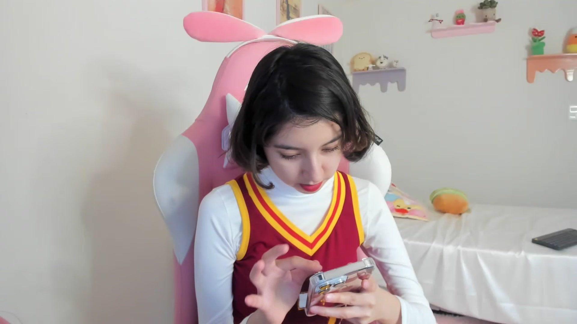 Gallery image thumbnail from Cherrycute666's myfreecams stream on, 07/15/2023, 22:21 image 3 of 20
