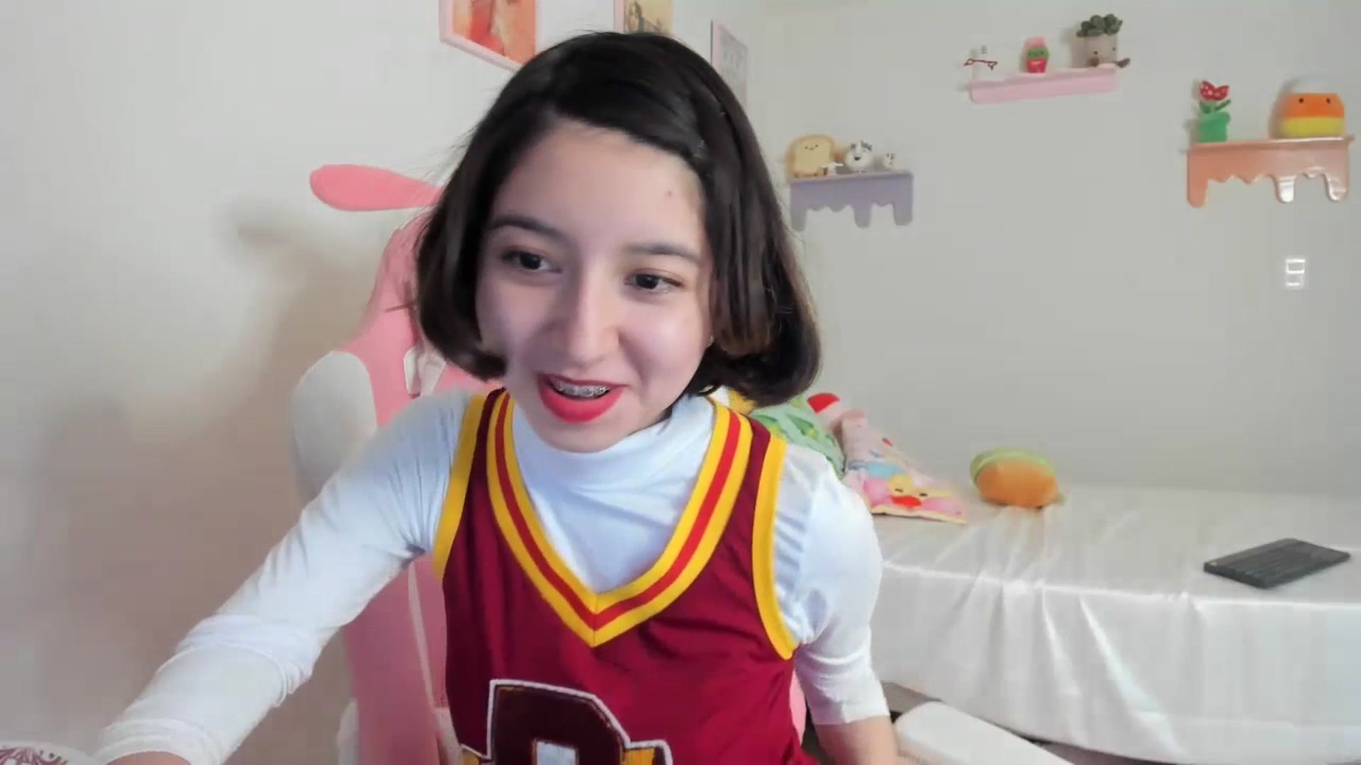 Gallery image thumbnail from Cherrycute666's myfreecams stream on, 07/15/2023, 22:21 image 12 of 20