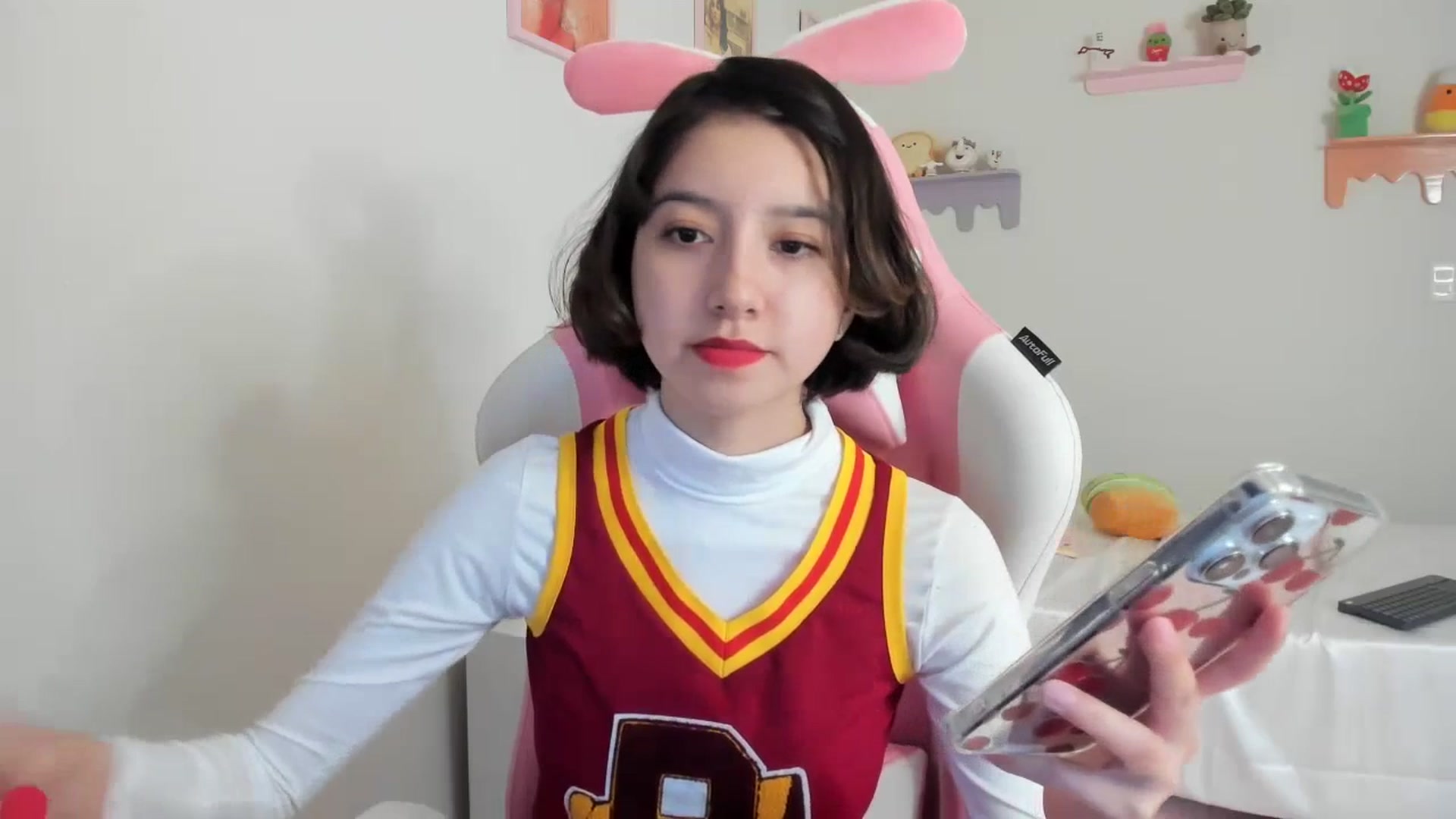 Gallery image thumbnail from Cherrycute666's myfreecams stream on, 07/15/2023, 22:21 image 4 of 20