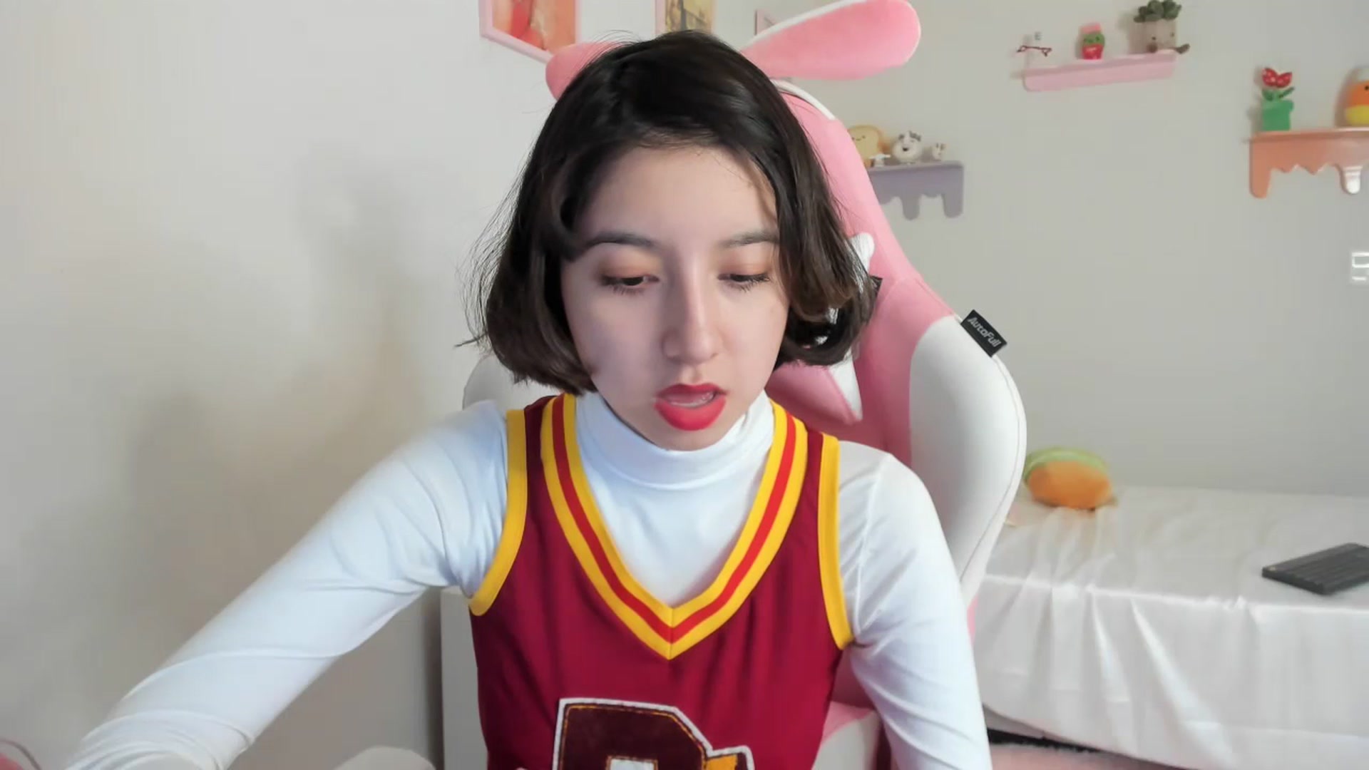 Gallery image thumbnail from Cherrycute666's myfreecams stream on, 07/15/2023, 22:21 image 7 of 20