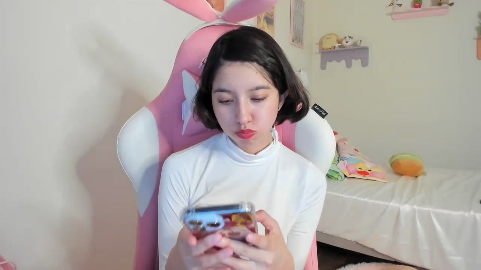 Gallery image thumbnail from Cherrycute666's myfreecams stream on, 07/16/2023, 01:33 image 12 of 20