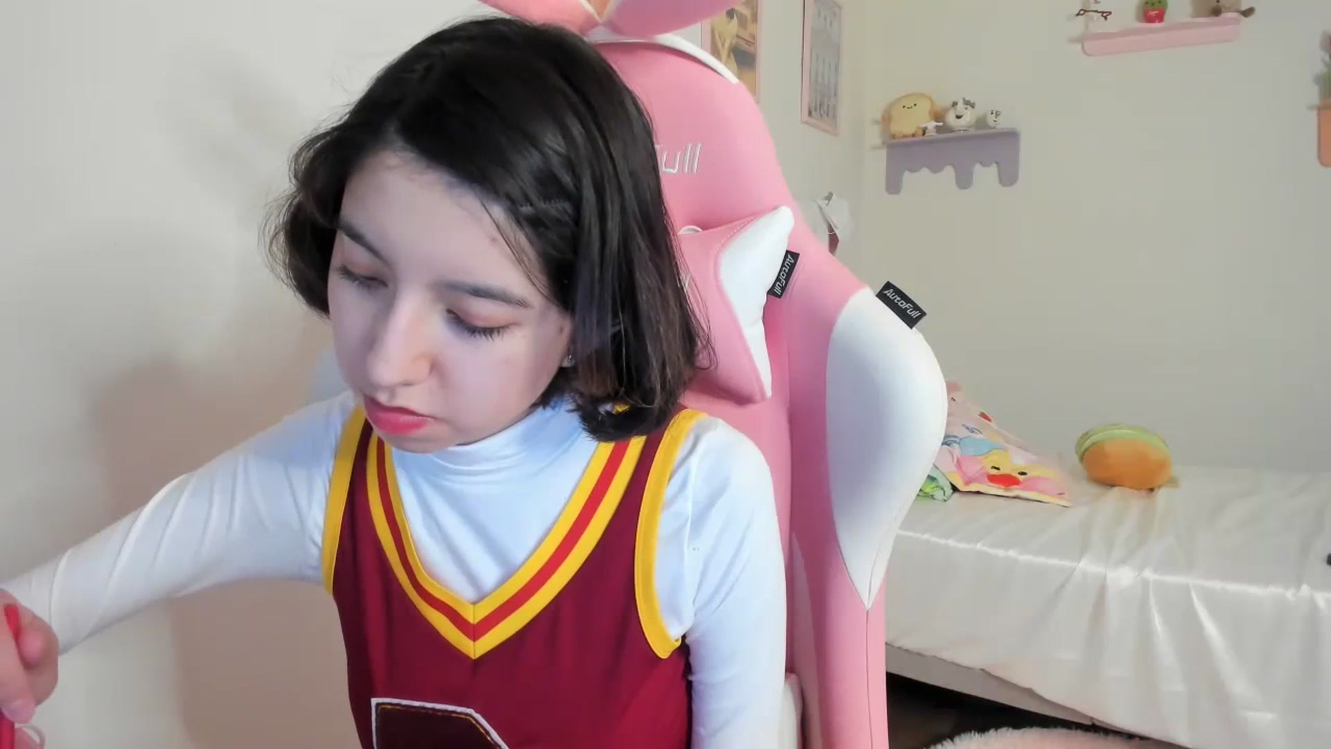 Gallery image thumbnail from Cherrycute666's myfreecams stream on, 07/16/2023, 01:33 image 17 of 20