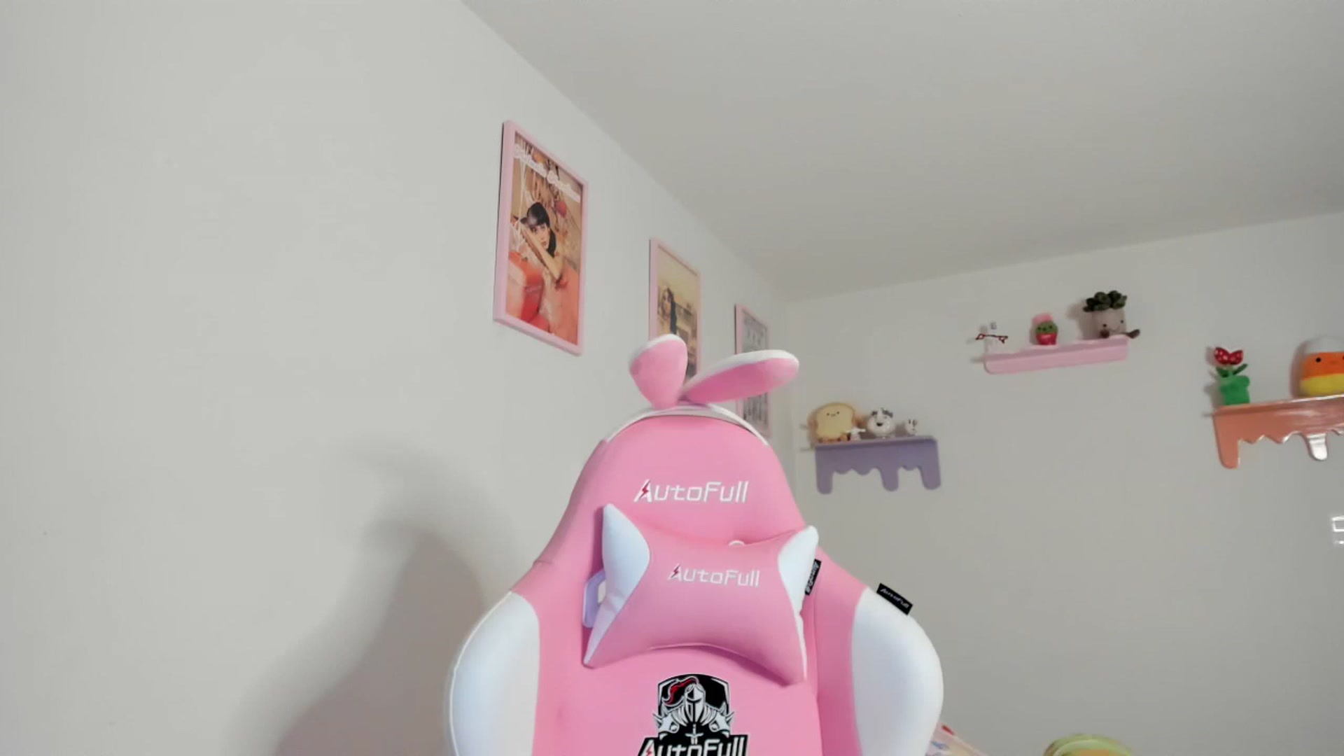Gallery image thumbnail from Cherrycute666's myfreecams stream on, 07/16/2023, 06:28 image 17 of 20