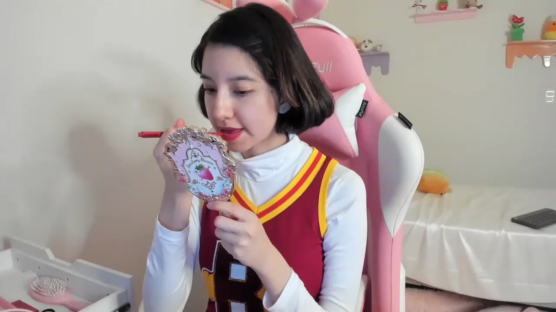 Gallery image thumbnail from Cherrycute666's myfreecams stream on, 07/16/2023, 06:28 image 15 of 20