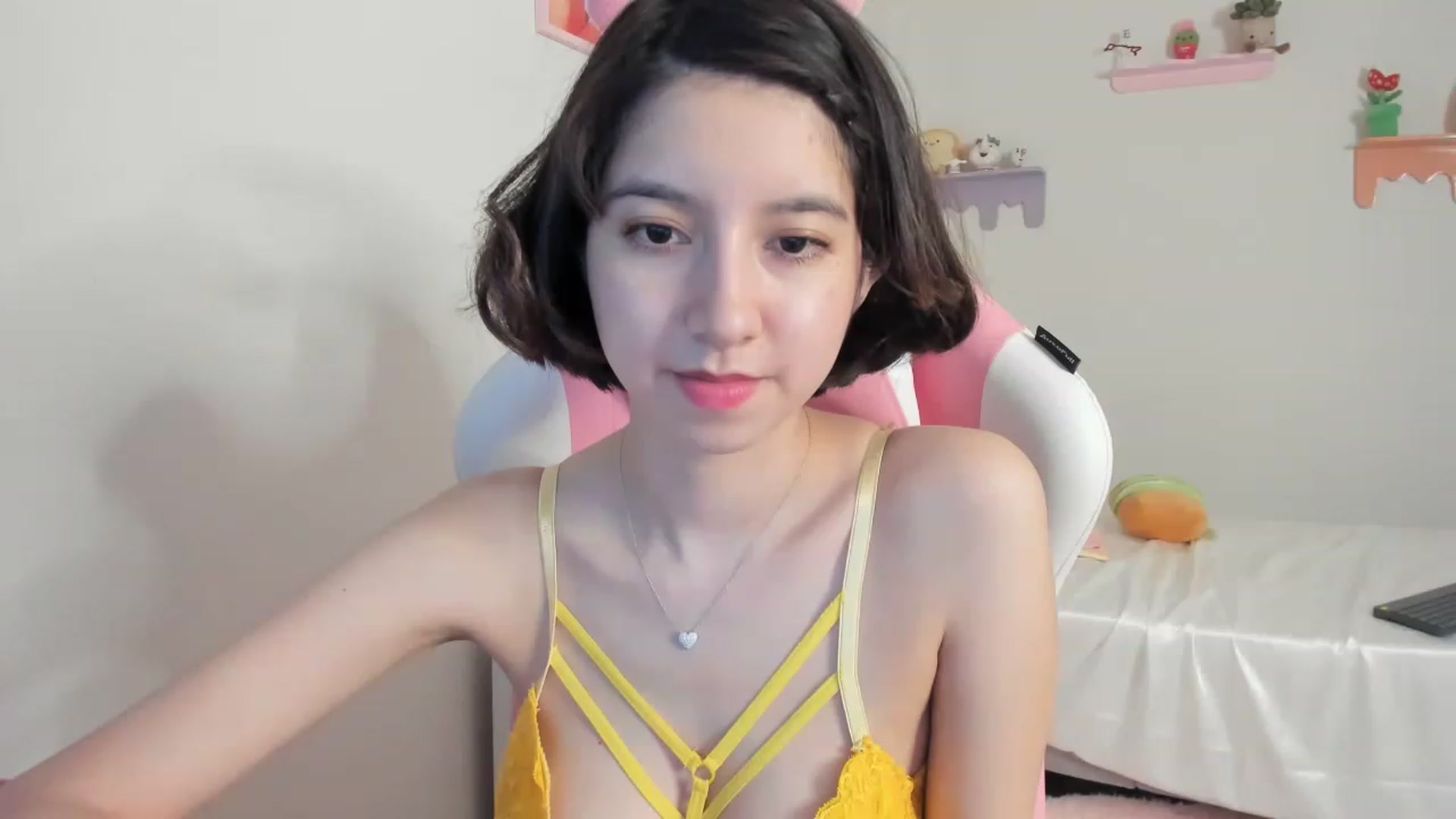 Gallery image thumbnail from Cherrycute666's myfreecams stream on, 07/16/2023, 06:28 image 13 of 20