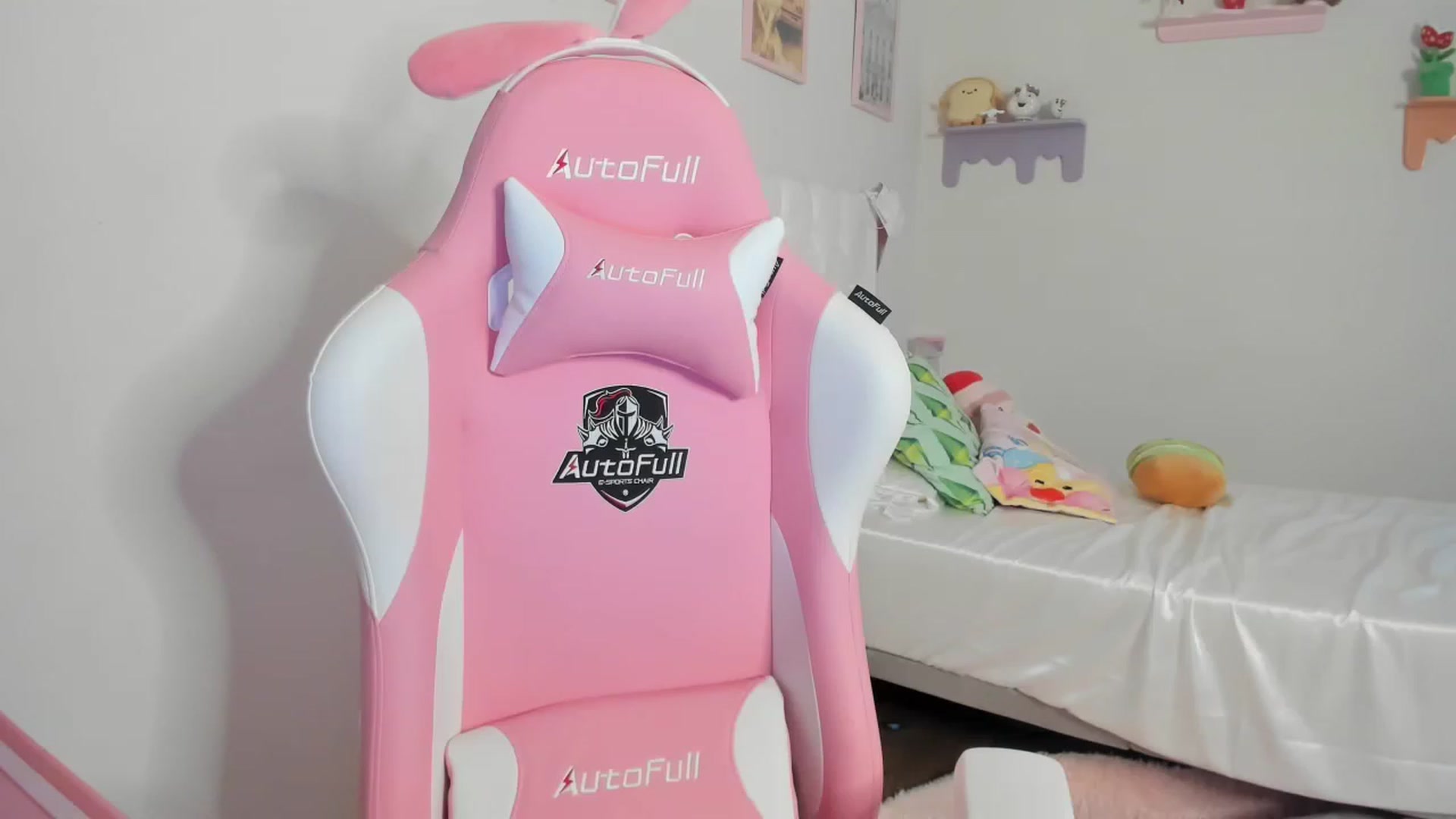 Gallery image thumbnail from Cherrycute666's myfreecams stream on, 07/16/2023, 08:49 image 4 of 20