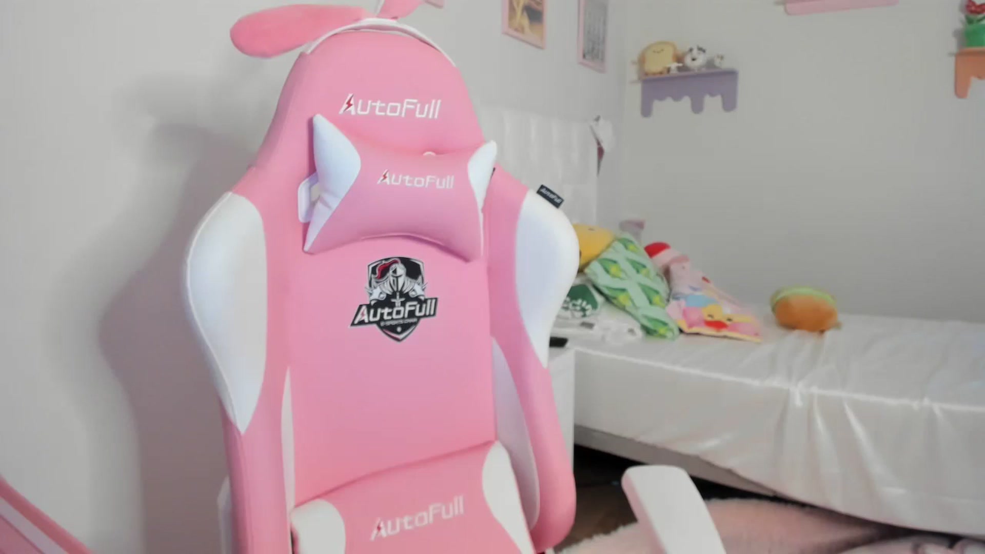 Gallery image thumbnail from Cherrycute666's myfreecams stream on, 07/16/2023, 08:49 image 5 of 20