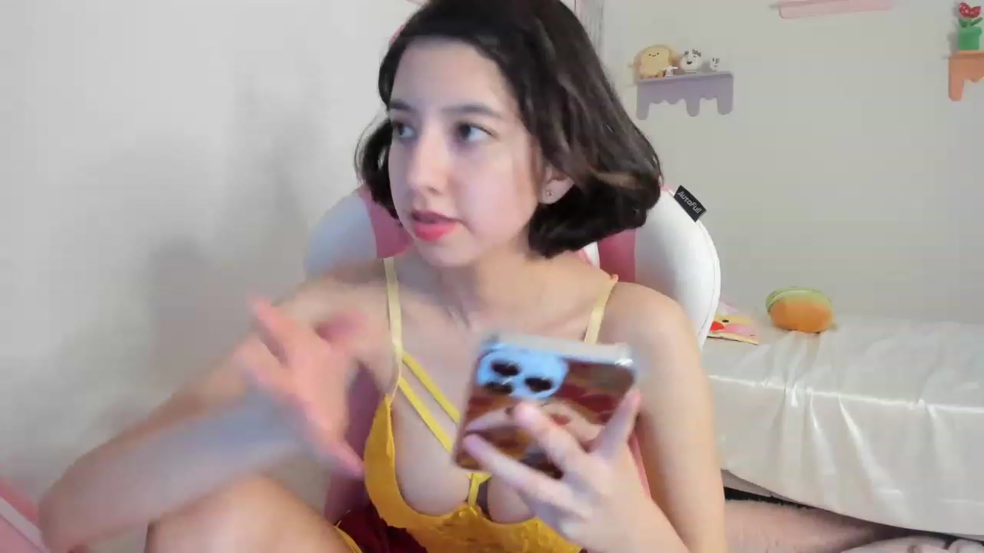 Gallery image thumbnail from Cherrycute666's myfreecams stream on, 07/16/2023, 08:49 image 13 of 20