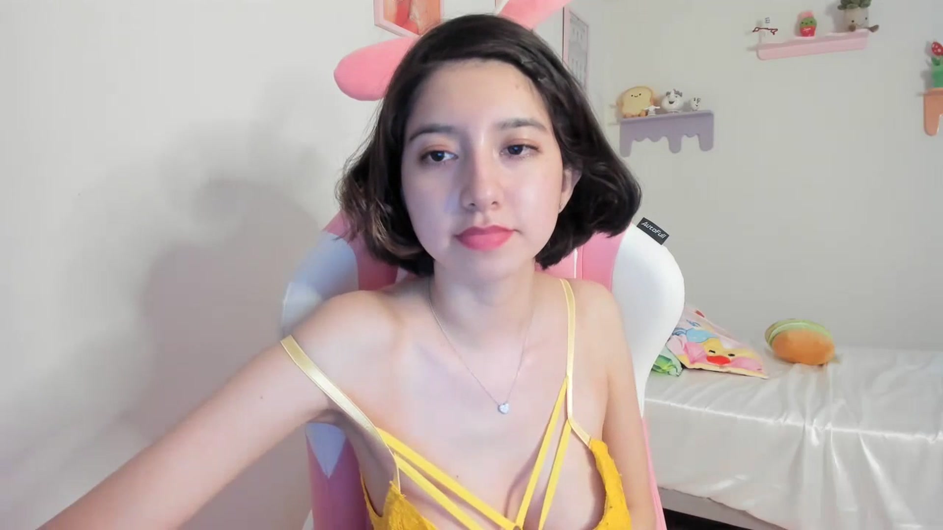 Gallery image thumbnail from Cherrycute666's myfreecams stream on, 07/16/2023, 10:25 image 5 of 20