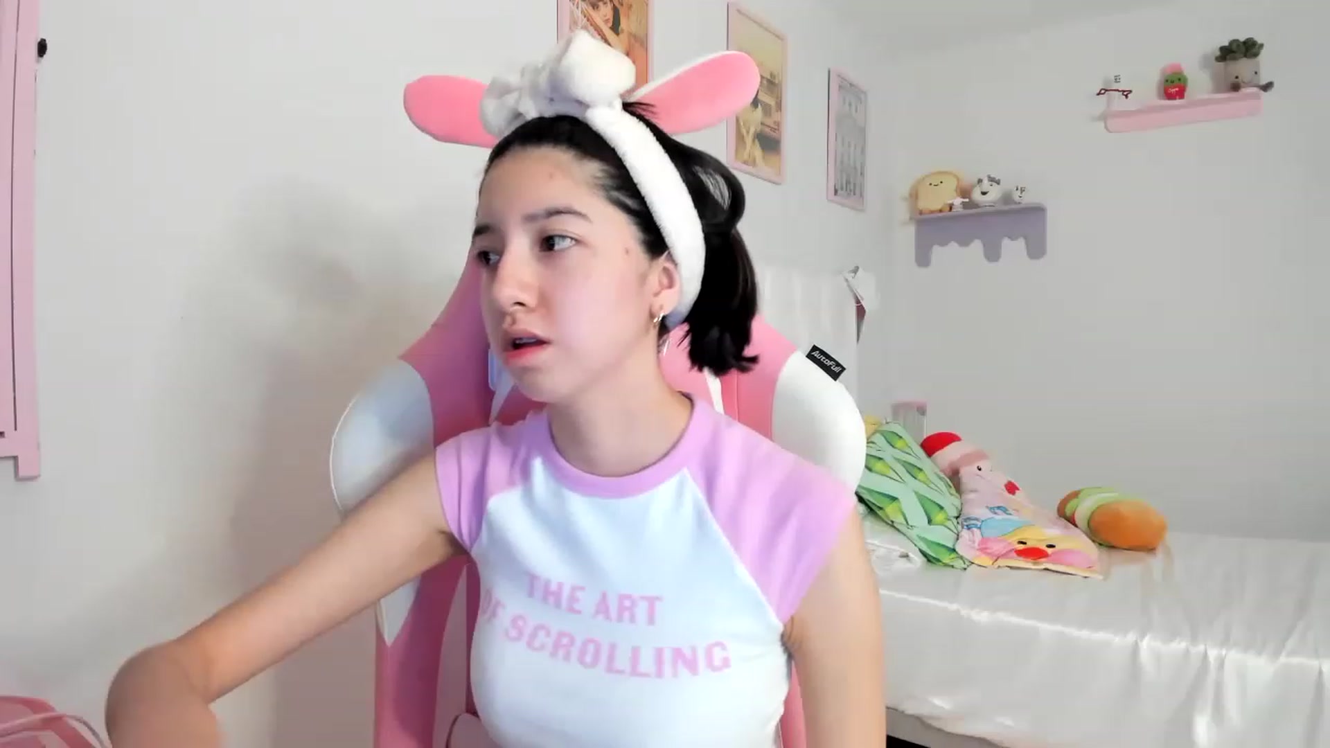 Gallery image thumbnail from Cherrycute666's myfreecams stream on, 07/16/2023, 21:46 image 2 of 20