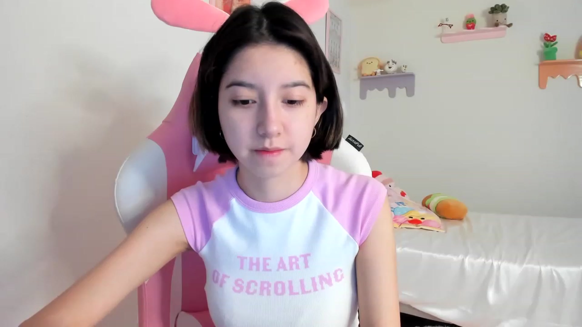 Gallery image thumbnail from Cherrycute666's myfreecams stream on, 07/16/2023, 21:46 image 16 of 20