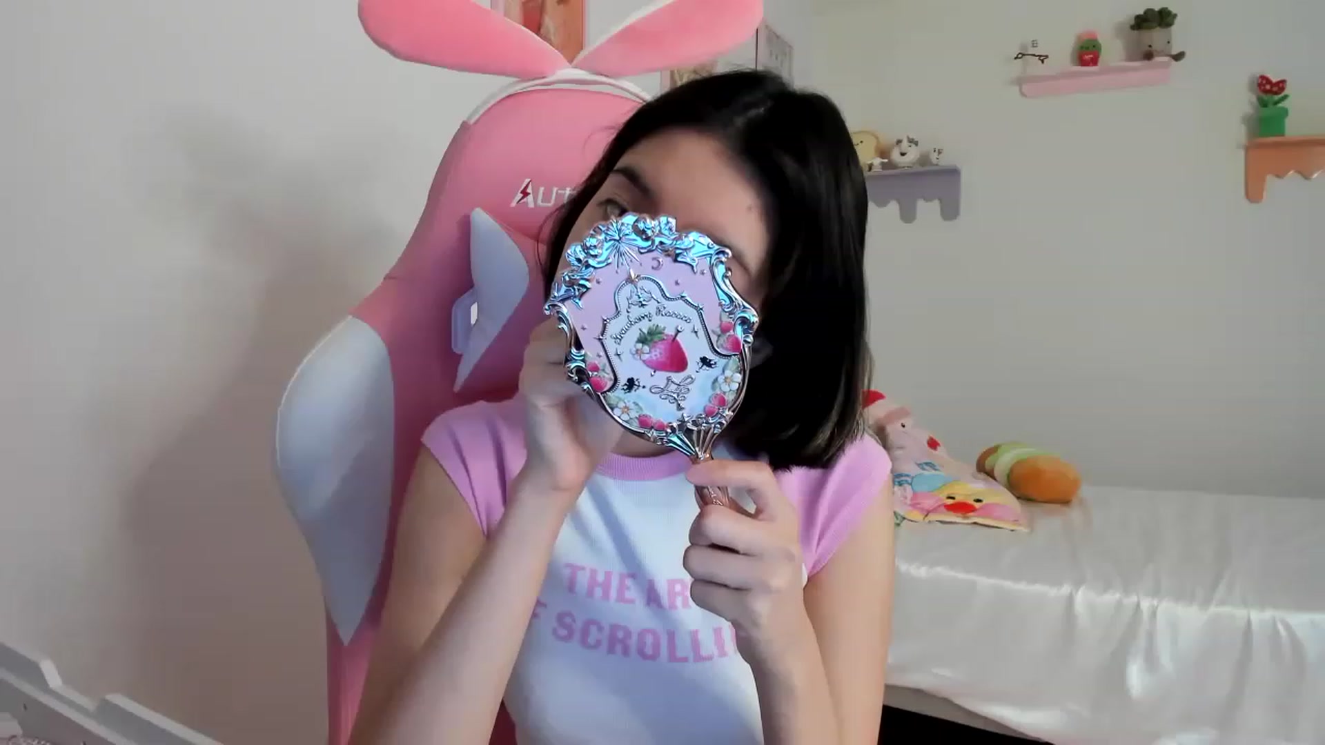 Gallery image thumbnail from Cherrycute666's myfreecams stream on, 07/16/2023, 21:46 image 15 of 20