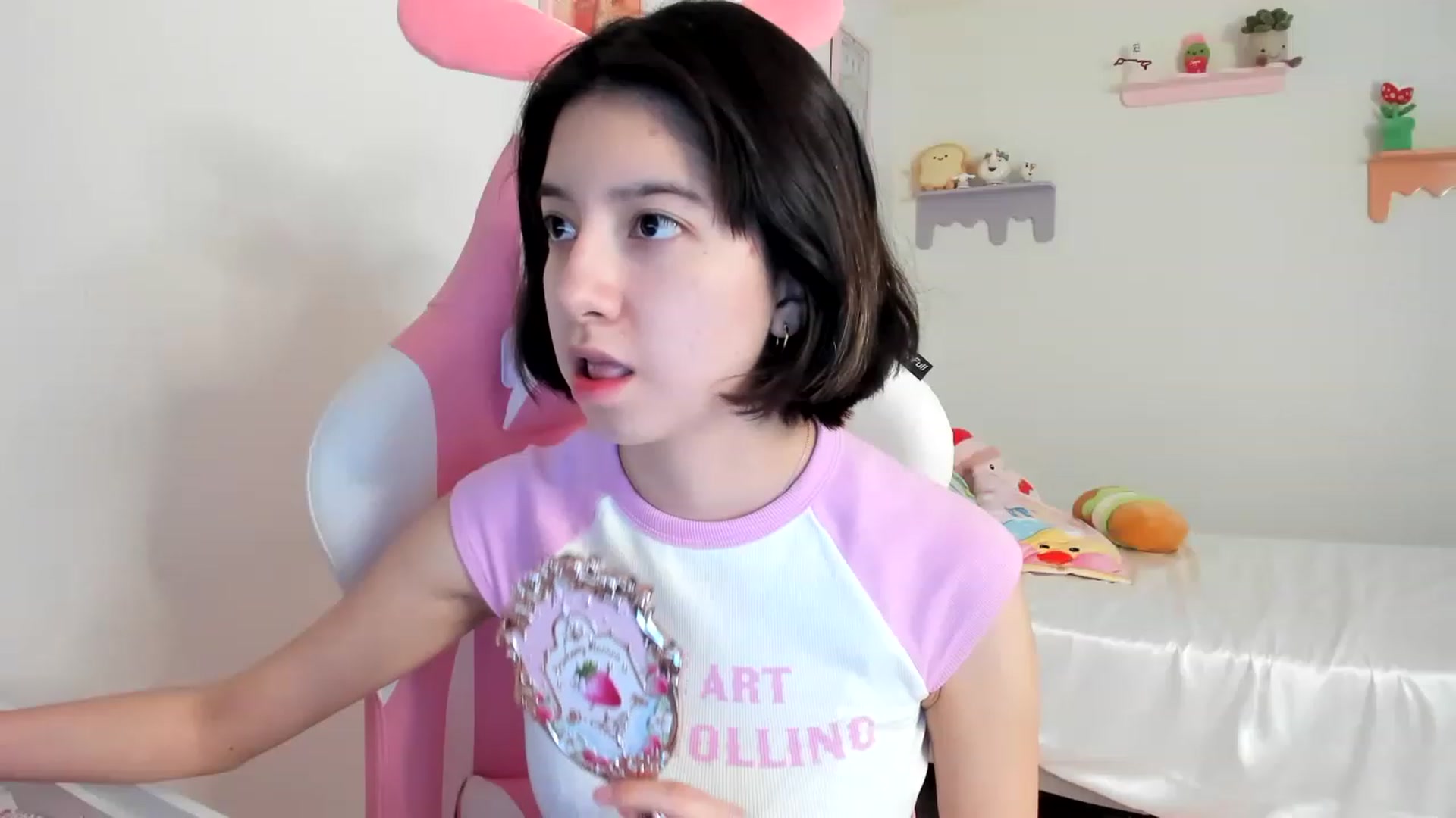 Gallery image thumbnail from Cherrycute666's myfreecams stream on, 07/16/2023, 21:46 image 13 of 20