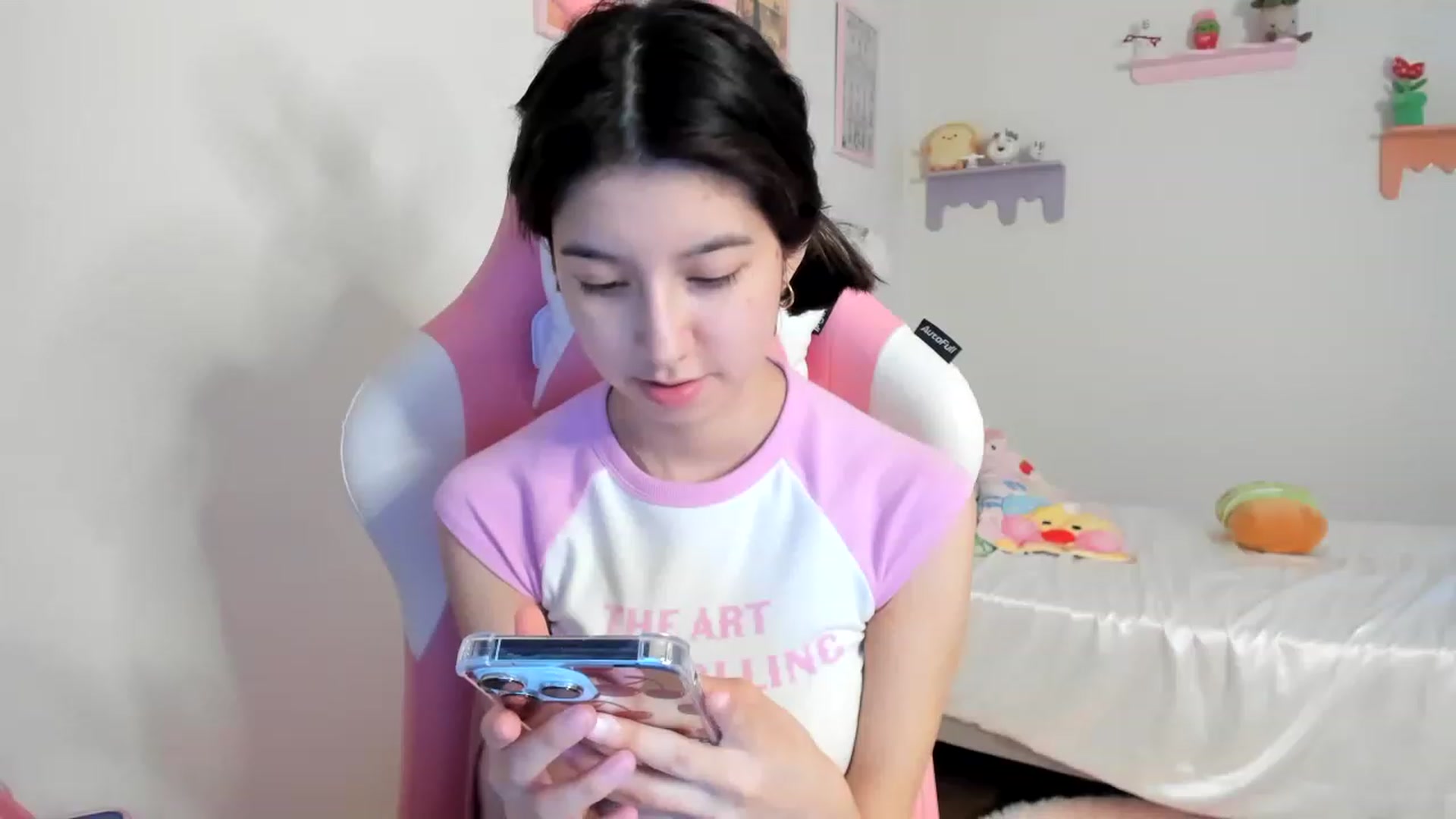 Gallery image thumbnail from Cherrycute666's myfreecams stream on, 07/17/2023, 07:04 image 2 of 20