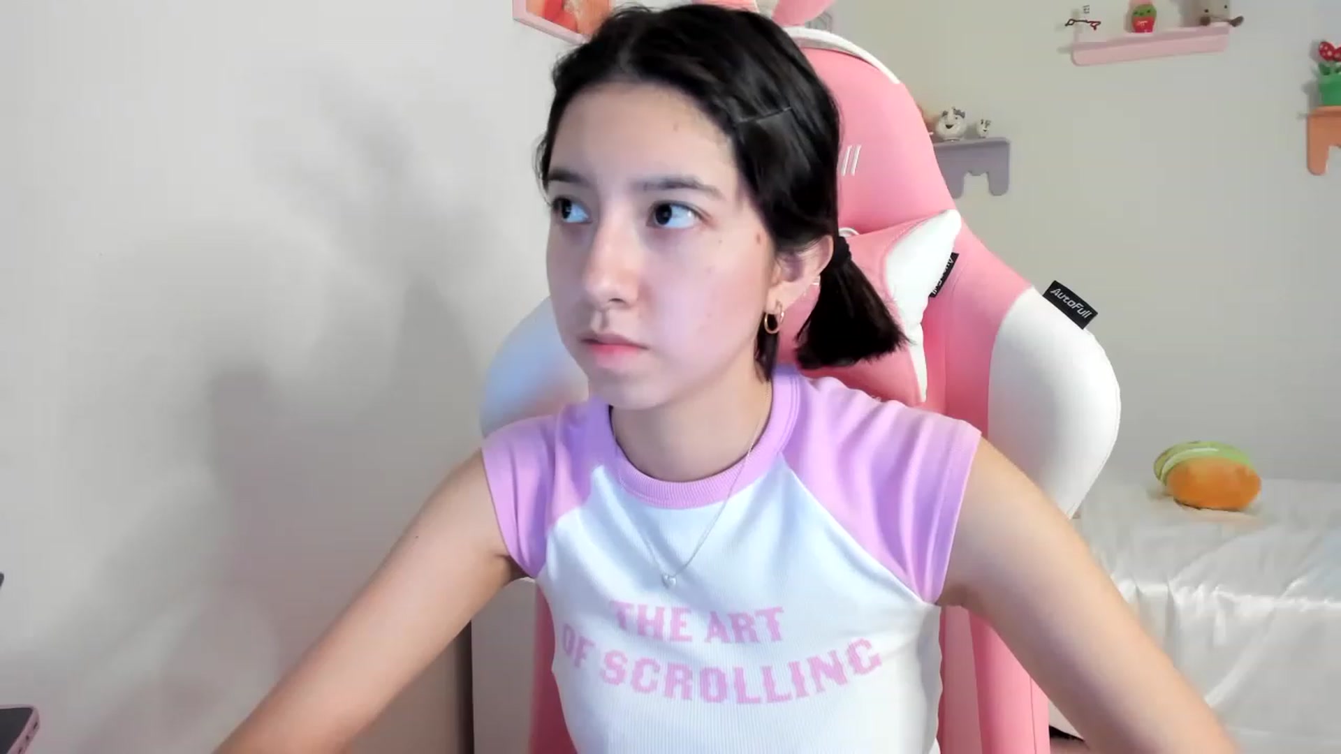 Gallery image thumbnail from Cherrycute666's myfreecams stream on, 07/17/2023, 07:04 image 11 of 20