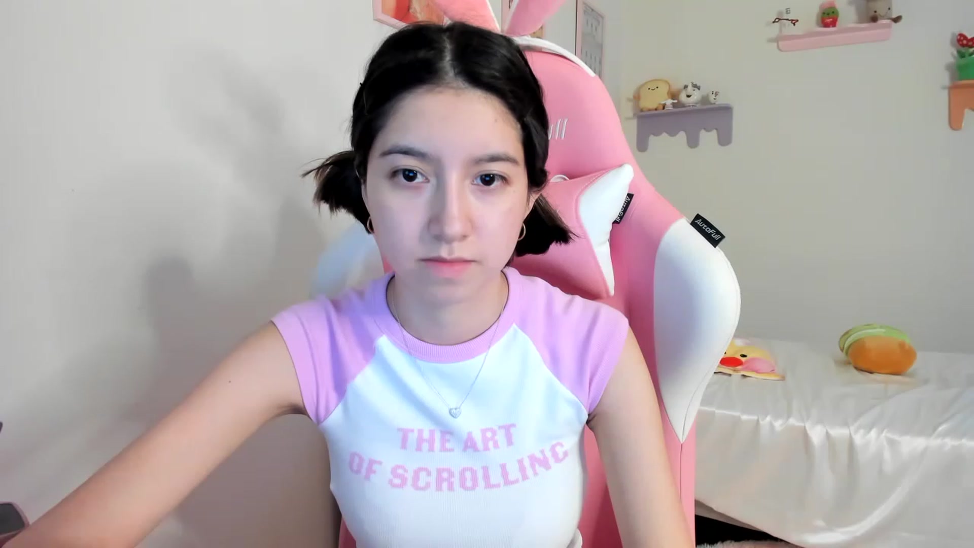 Gallery image thumbnail from Cherrycute666's myfreecams stream on, 07/17/2023, 07:04 image 7 of 20