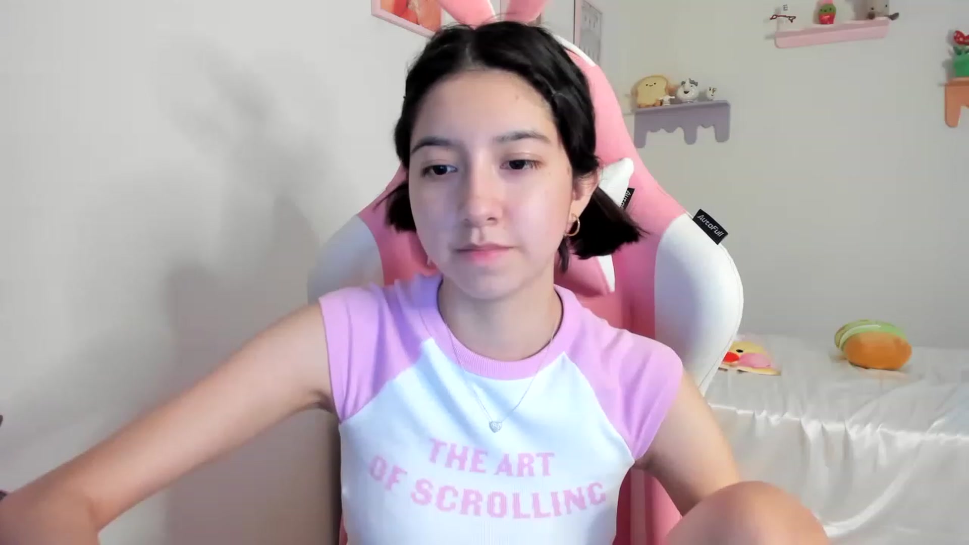 Gallery image thumbnail from Cherrycute666's myfreecams stream on, 07/17/2023, 07:04 image 10 of 20