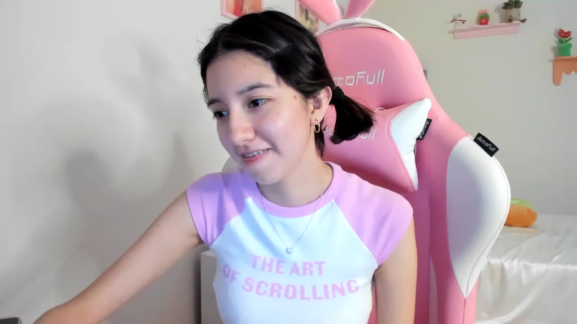 Gallery image thumbnail from Cherrycute666's myfreecams stream on, 07/17/2023, 07:04 image 16 of 20