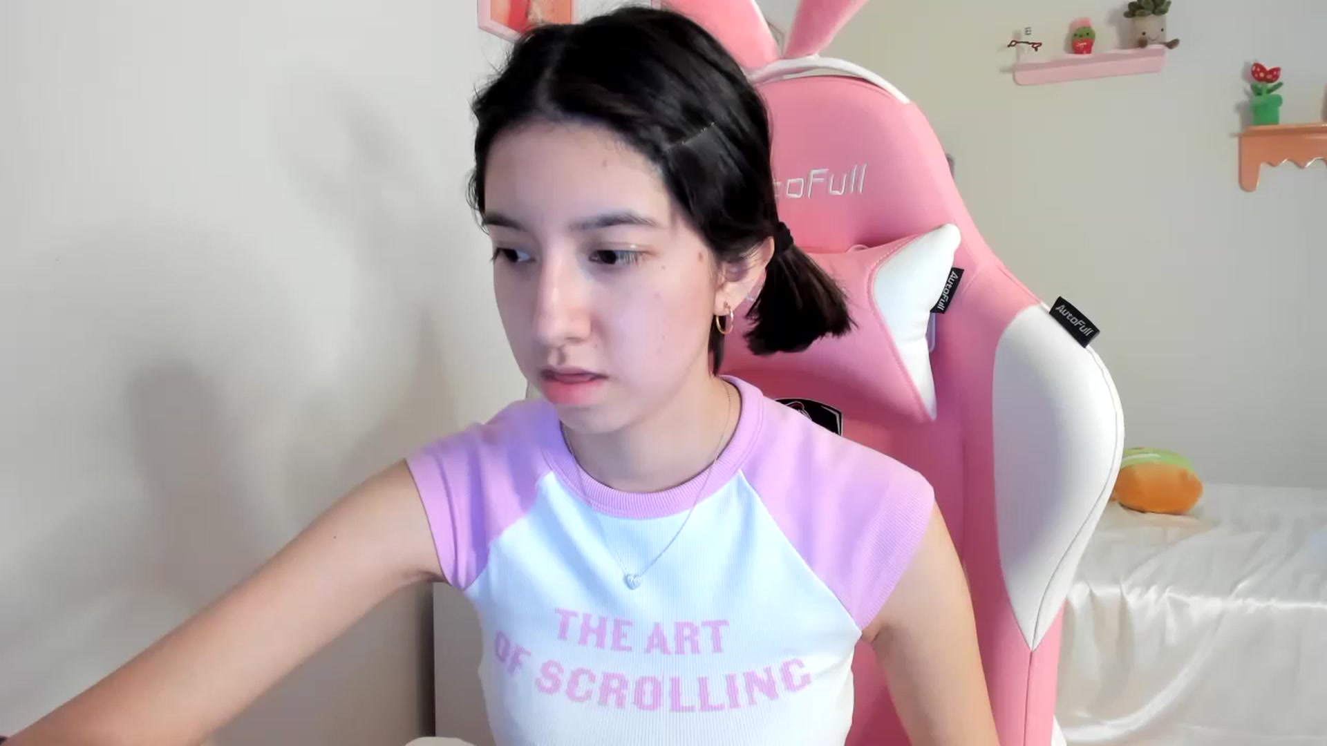 Gallery image thumbnail from Cherrycute666's myfreecams stream on, 07/17/2023, 07:04 image 14 of 20