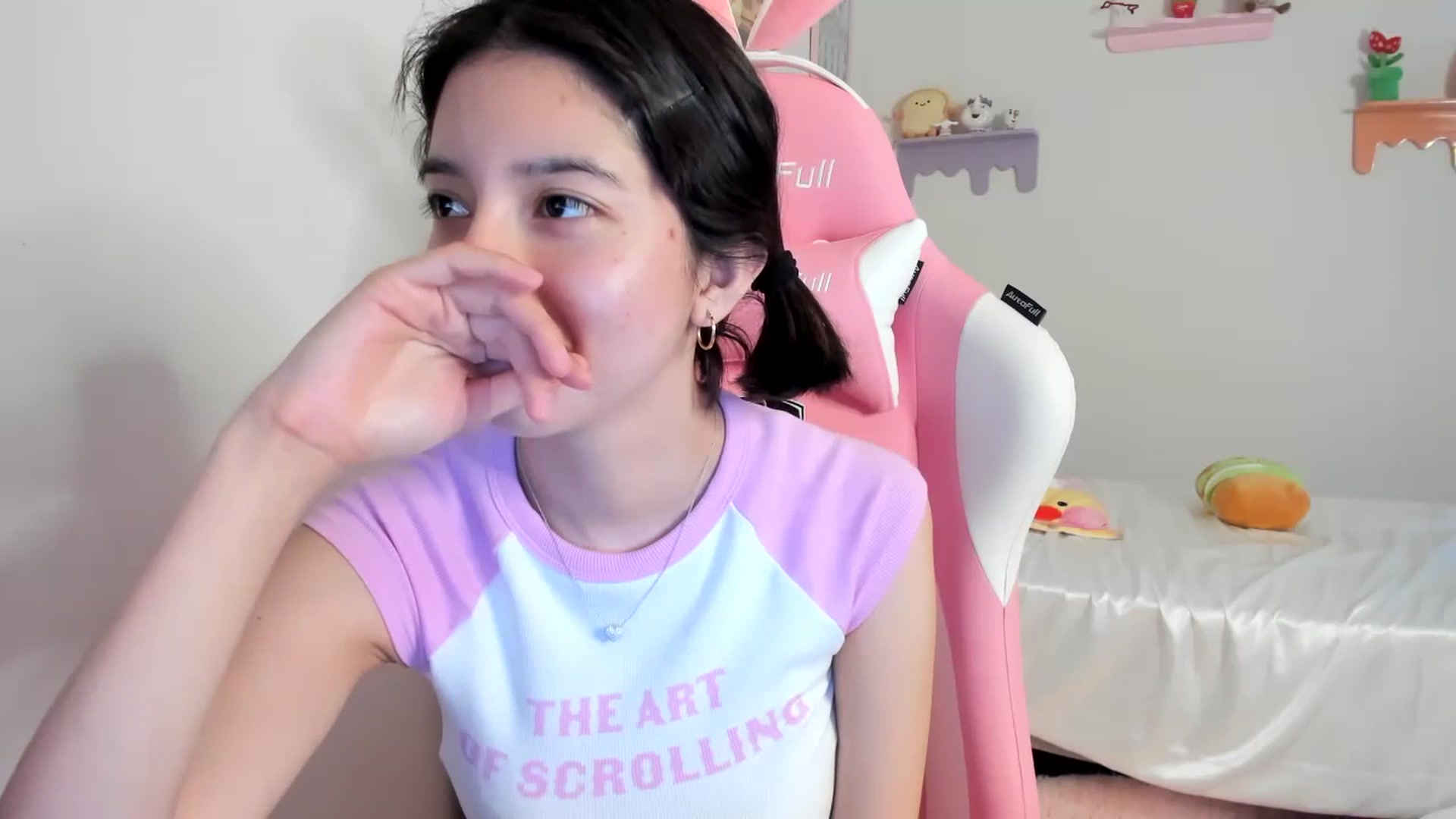 Gallery image thumbnail from Cherrycute666's myfreecams stream on, 07/17/2023, 08:00 image 11 of 20