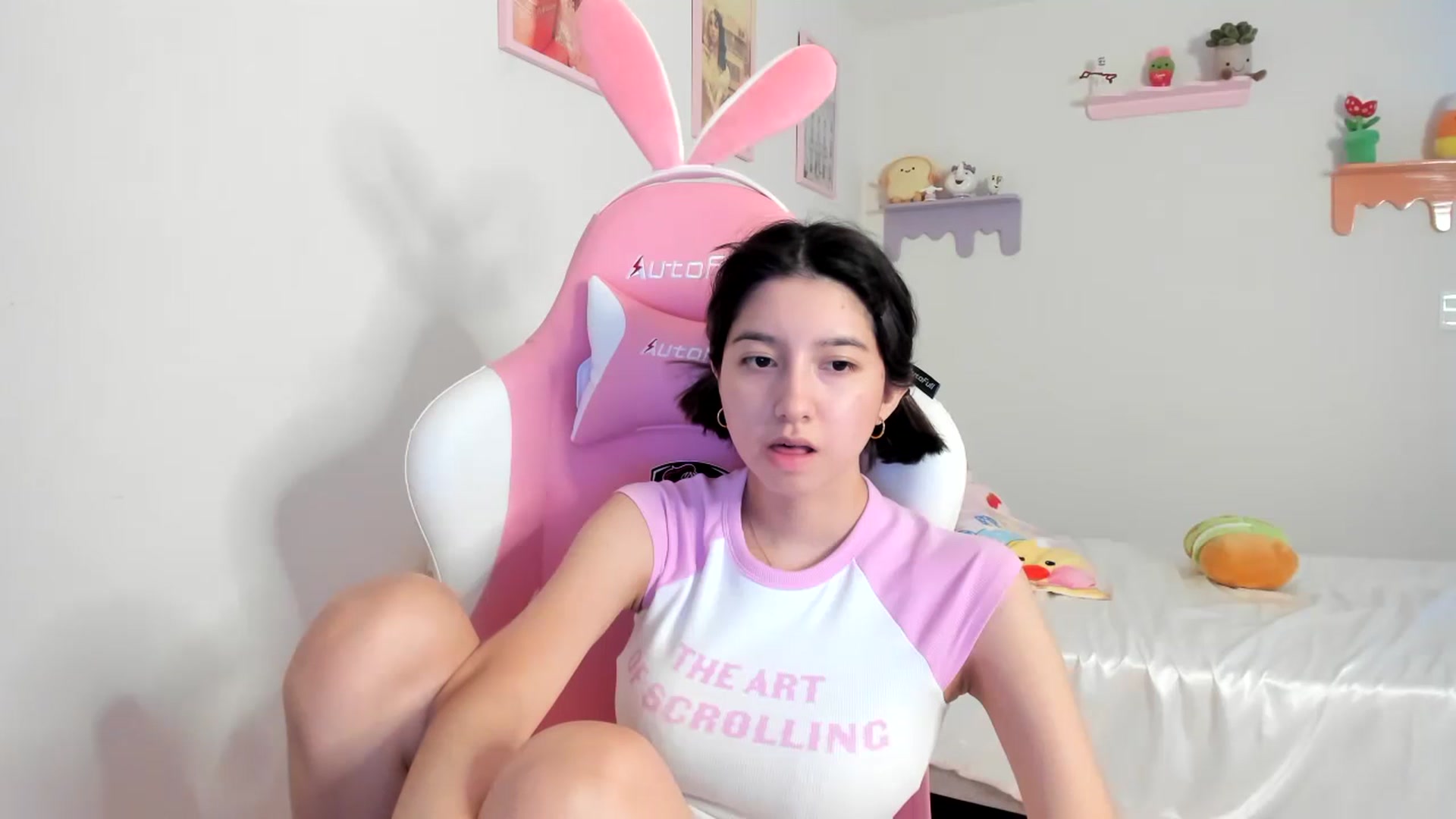 Gallery image thumbnail from Cherrycute666's myfreecams stream on, 07/17/2023, 08:49 image 9 of 20