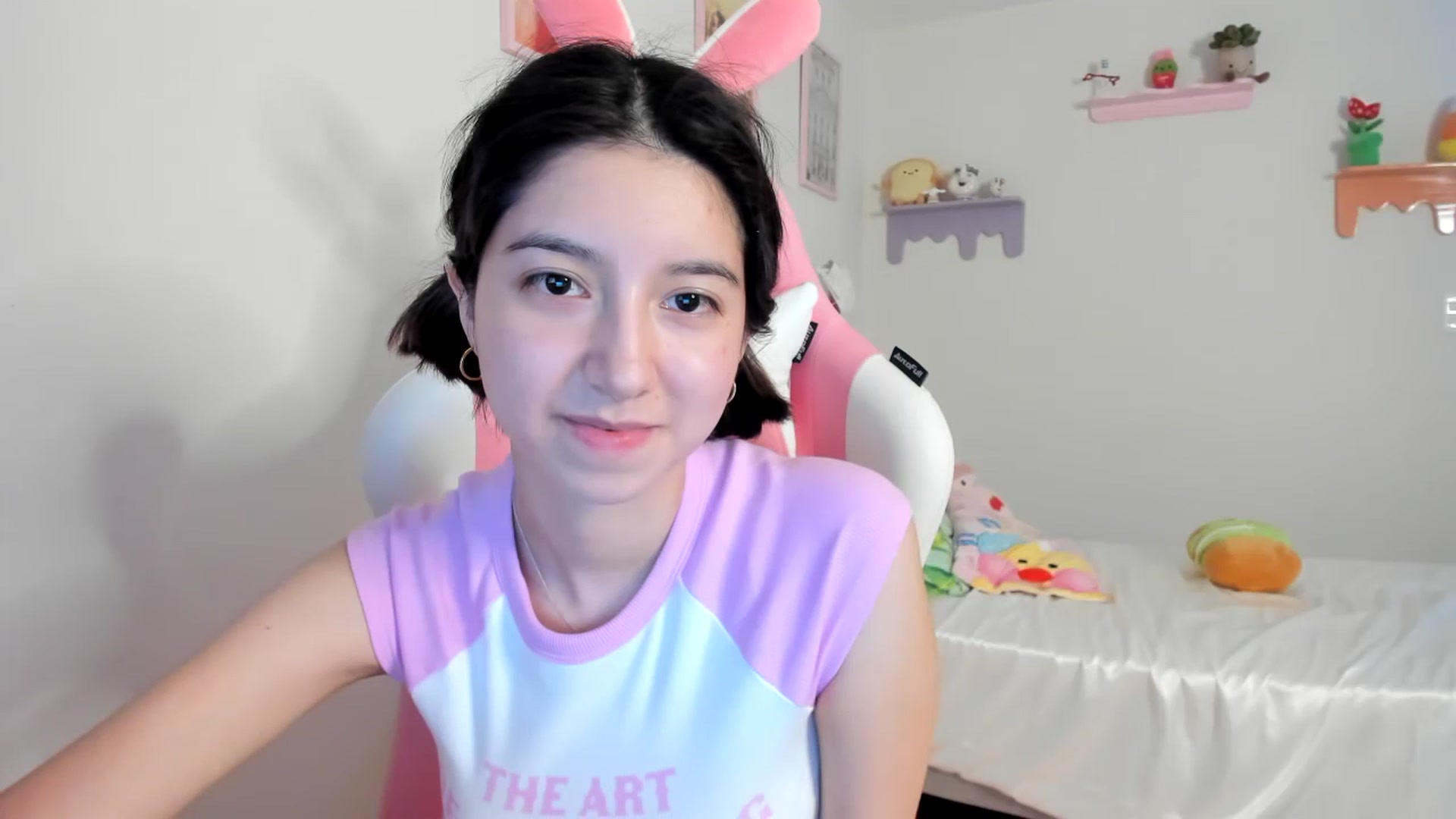 Gallery image thumbnail from Cherrycute666's myfreecams stream on, 07/17/2023, 08:49 image 18 of 20