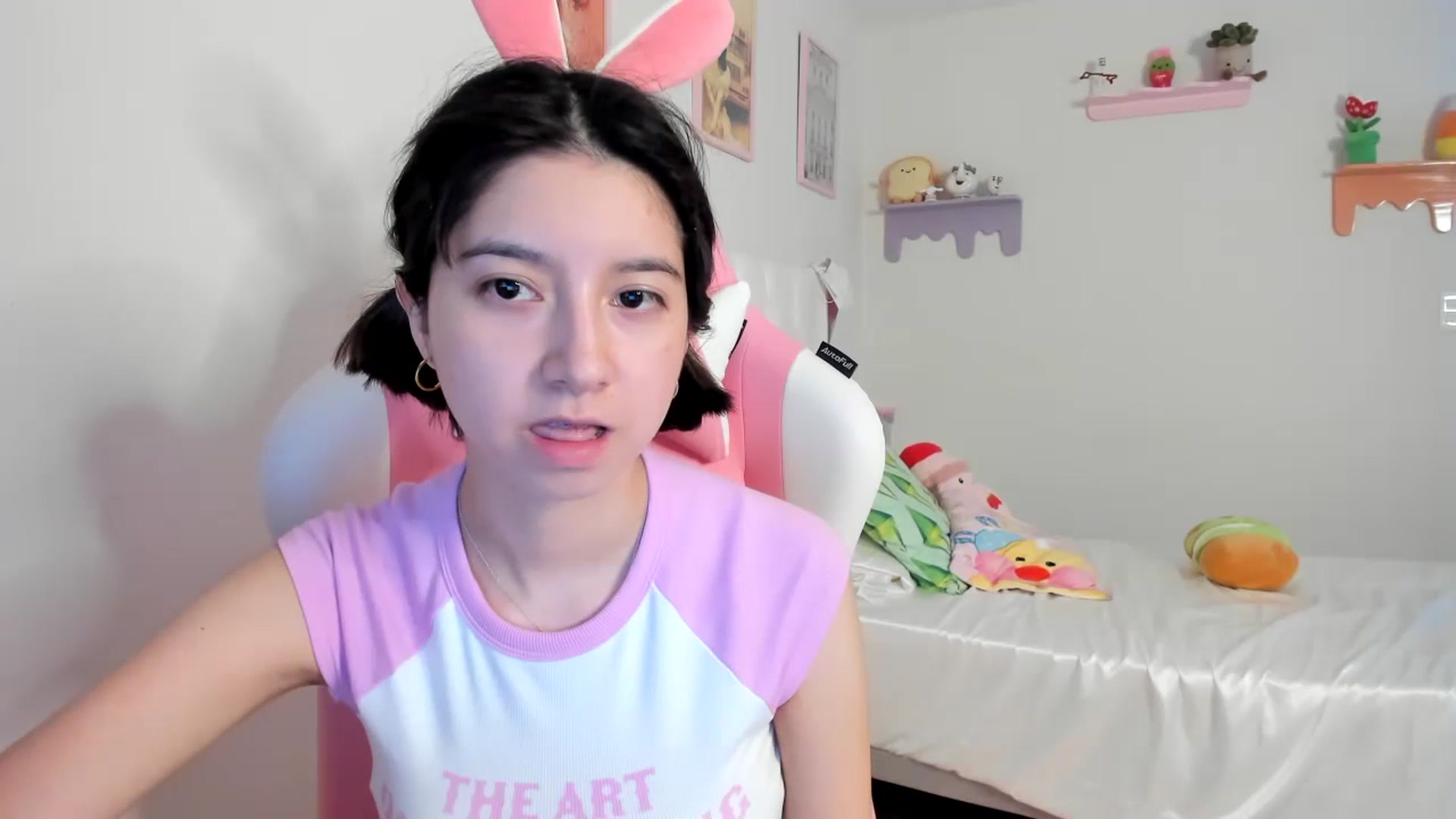 Gallery image thumbnail from Cherrycute666's myfreecams stream on, 07/17/2023, 08:49 image 14 of 20