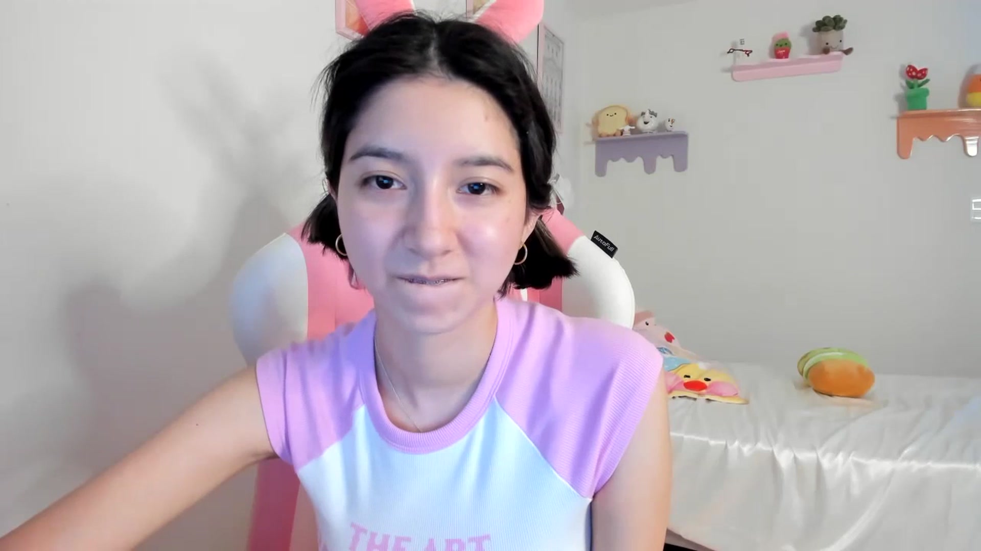 Gallery image thumbnail from Cherrycute666's myfreecams stream on, 07/17/2023, 08:49 image 17 of 20