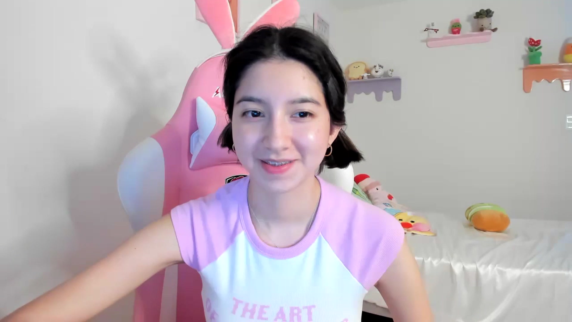Gallery image thumbnail from Cherrycute666's myfreecams stream on, 07/17/2023, 08:49 image 16 of 20